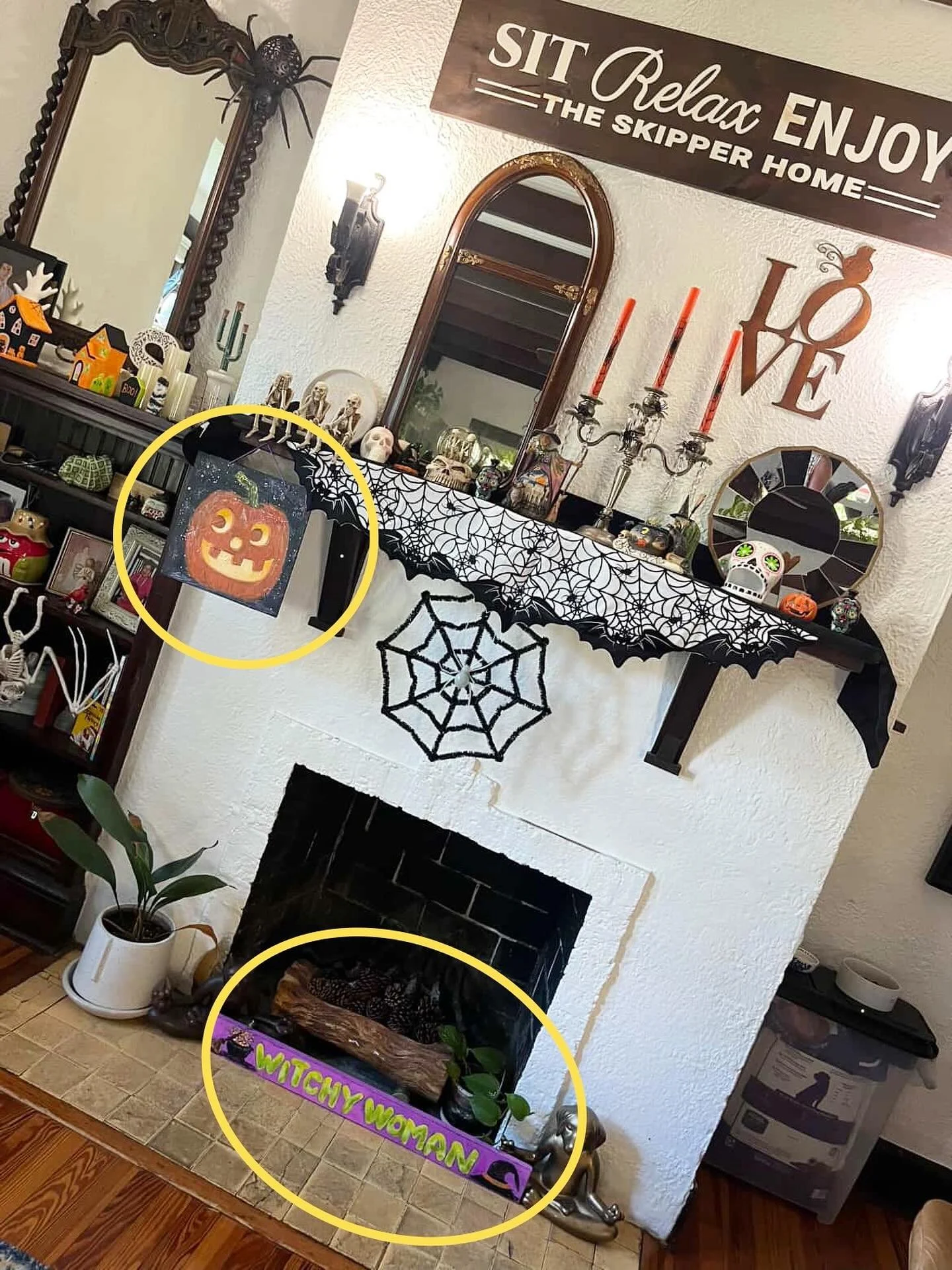 Styled in the Wild. 🎃🧙🏻&zwj;♀️

OK Halloween is over, but I&rsquo;m behind on life. So here&rsquo;s a belated spooky season post from a collector who added a few of my pieces to her mantle. 

What a fun display! I get such a kick out of seeing how