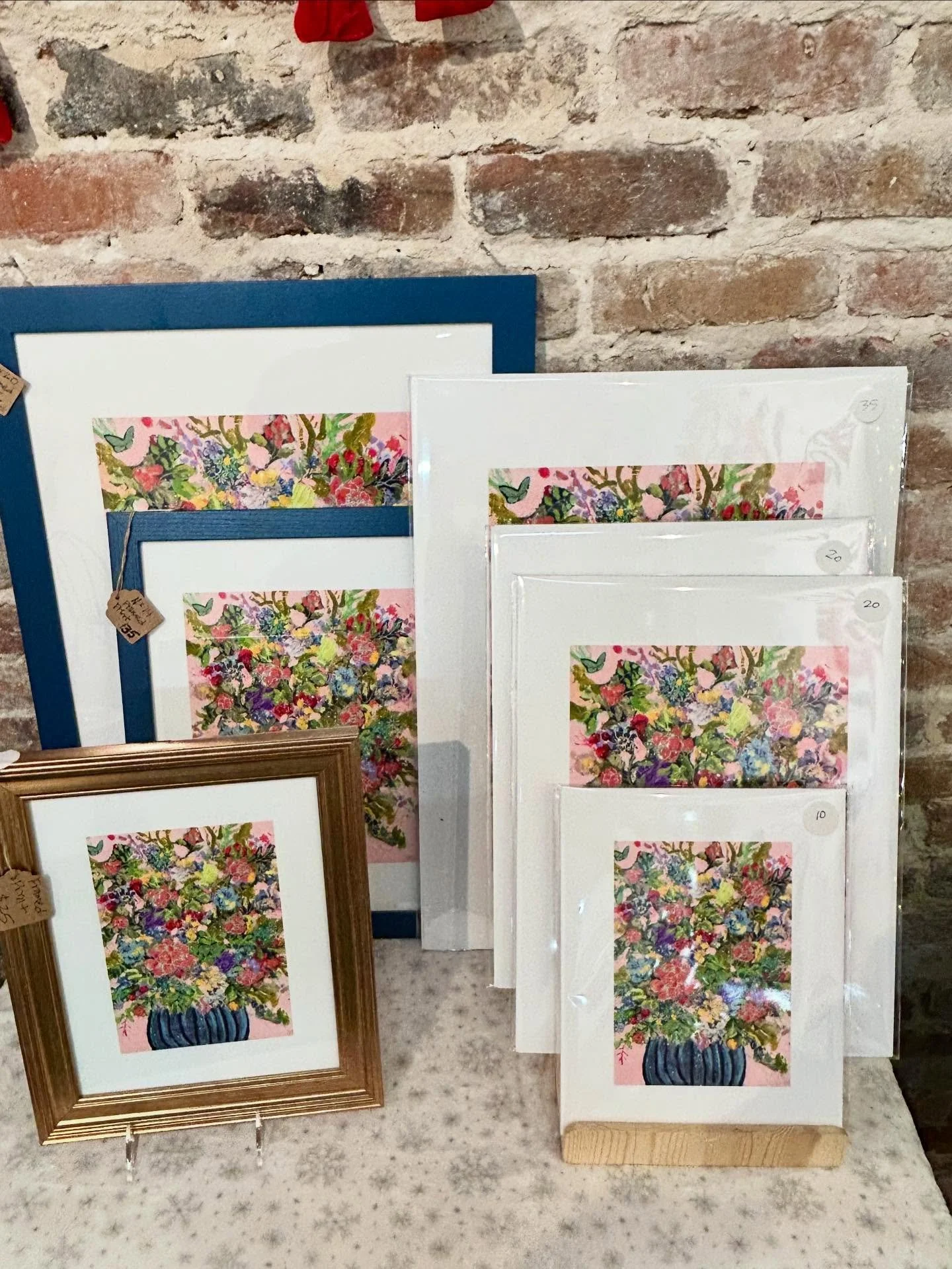 Three days! Three days to shop at @galleryonfirstsanford before Christmas. We&rsquo;re open today + tomorrow from 10-6, and Sunday from 10-5. 

Lots of fun options in Studio 4 &mdash; prints, originals, grab-n-go gift bags, ornaments, and magnets. 

