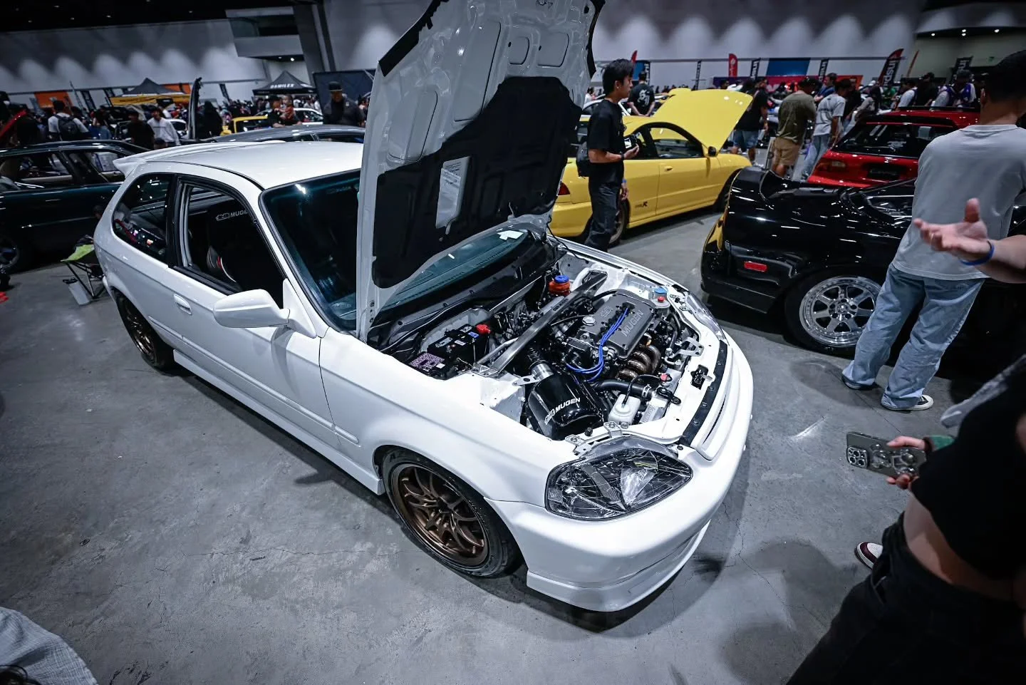 I wasn't going to post up coverage for @wekfest_usa SJ, and then I thought maybe I should. Then, I contemplated again and told myself I won't have time.  Thereafter, my female bettas started dying (if you've been following my stories). Because of the