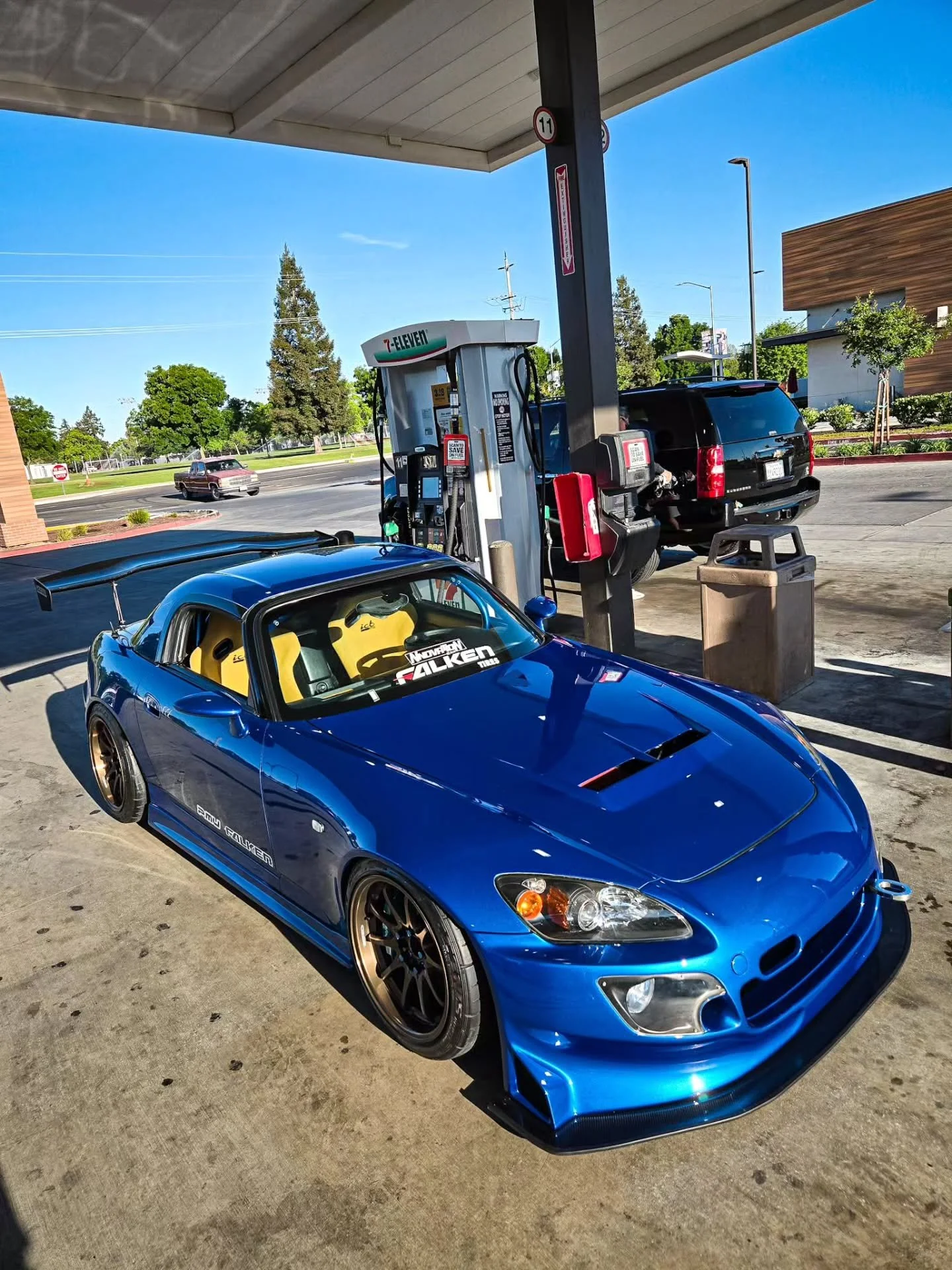 OMG!! $15 for $6 gas to fill up just 1 quarter of a tank is not too bad.  Why are people complaining about gas prices!?

I'm smiling driving the s2000 per gallon up and down the city avoiding various pot holes and that seems to be my main concern rec