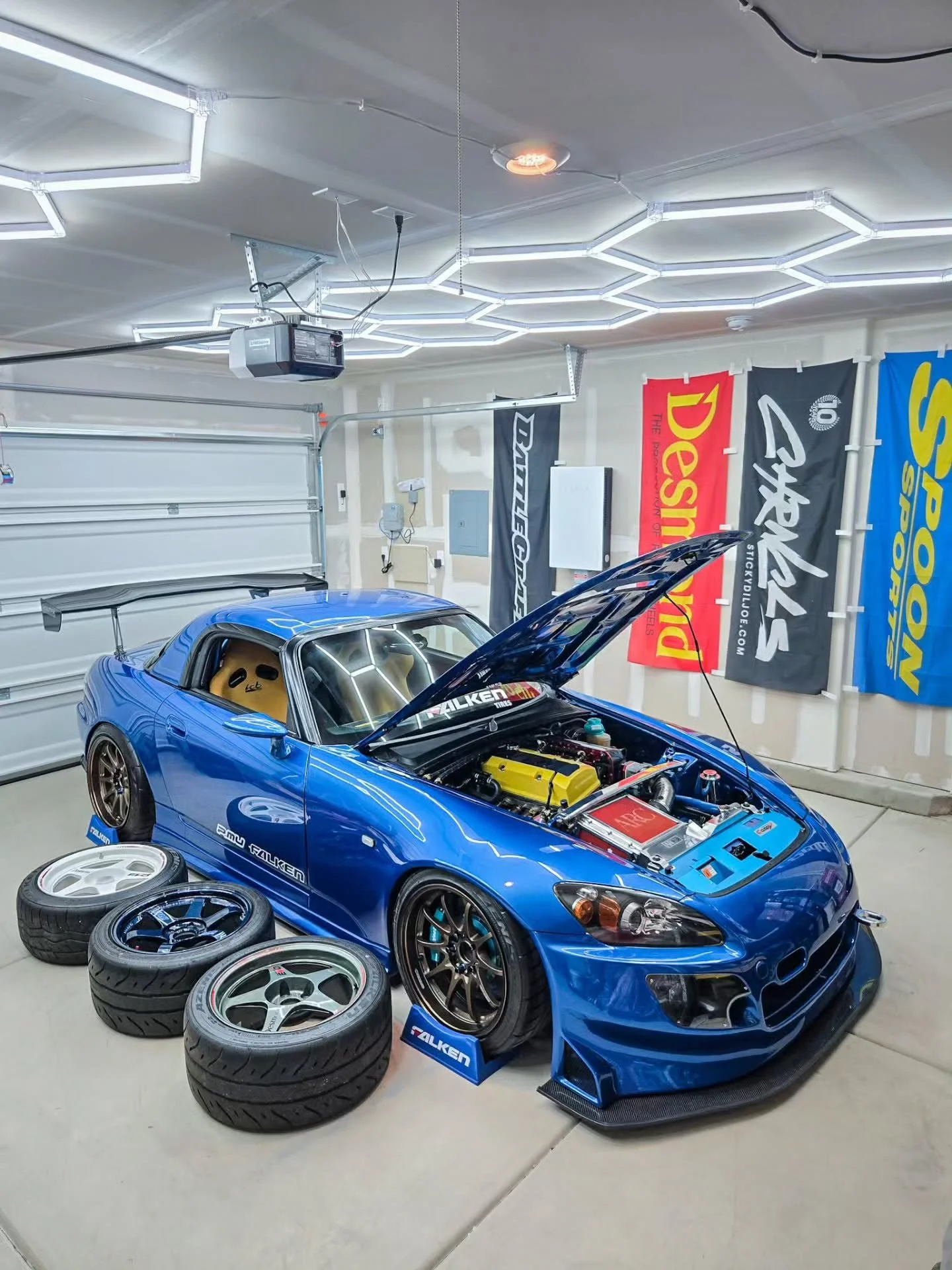 If Te's, Ce's, and Regas were in a triple threat, who would stand up on top🫅💪? A tough decision for all the JDM enthusiasts around the 🌏! 

Cast a vote!

⚫️⚫️⚫️⚫️⚫️⚫️

Link in bio and purchase my 1ST MERCH!  Read BLOGs/COVERAGEs on Xplicit Project