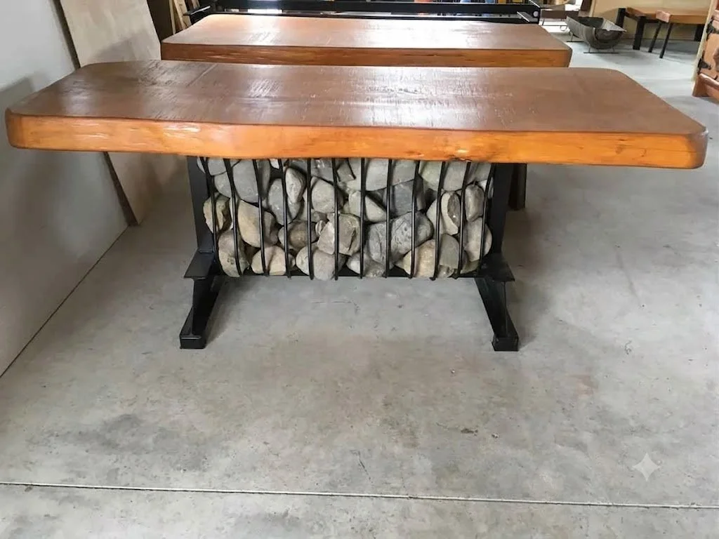 T17 - Boulder Table
