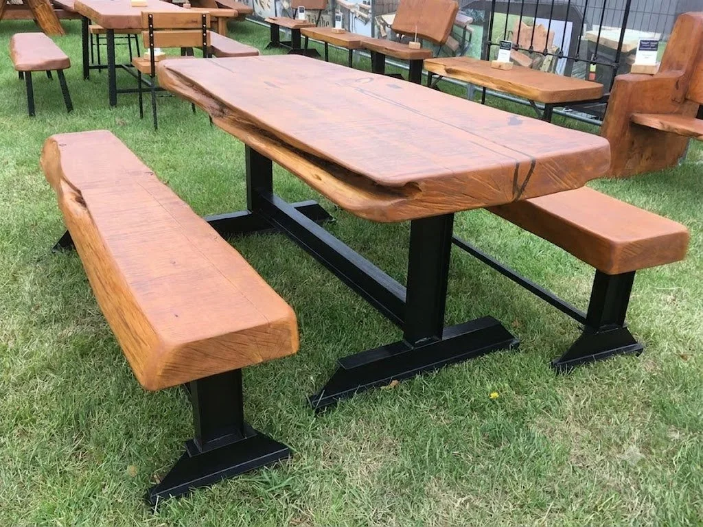 T22 - Table and Seat Set - Orders Taken