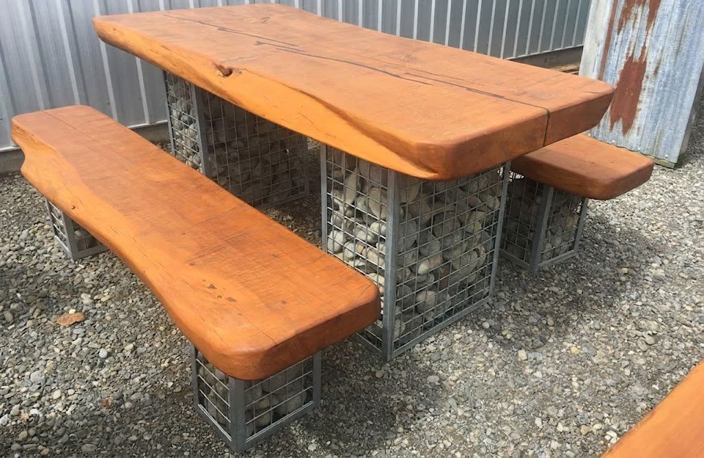 T18 - Gabion Table and Seat Set