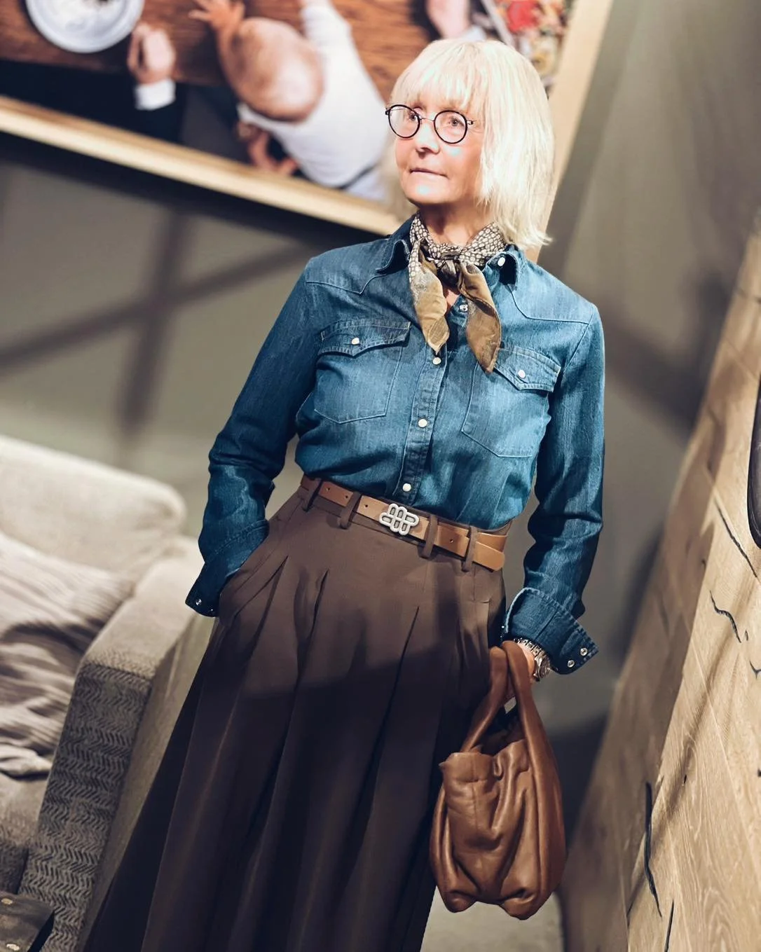 Snyggt 💫👌
Popul&auml;ra kjolen fr&aring;n cocouture_official till denimskjorta fr&aring;n leejeans 
Klappat o klart 🎁

V&auml;lkomna! 🌟🎄🎁