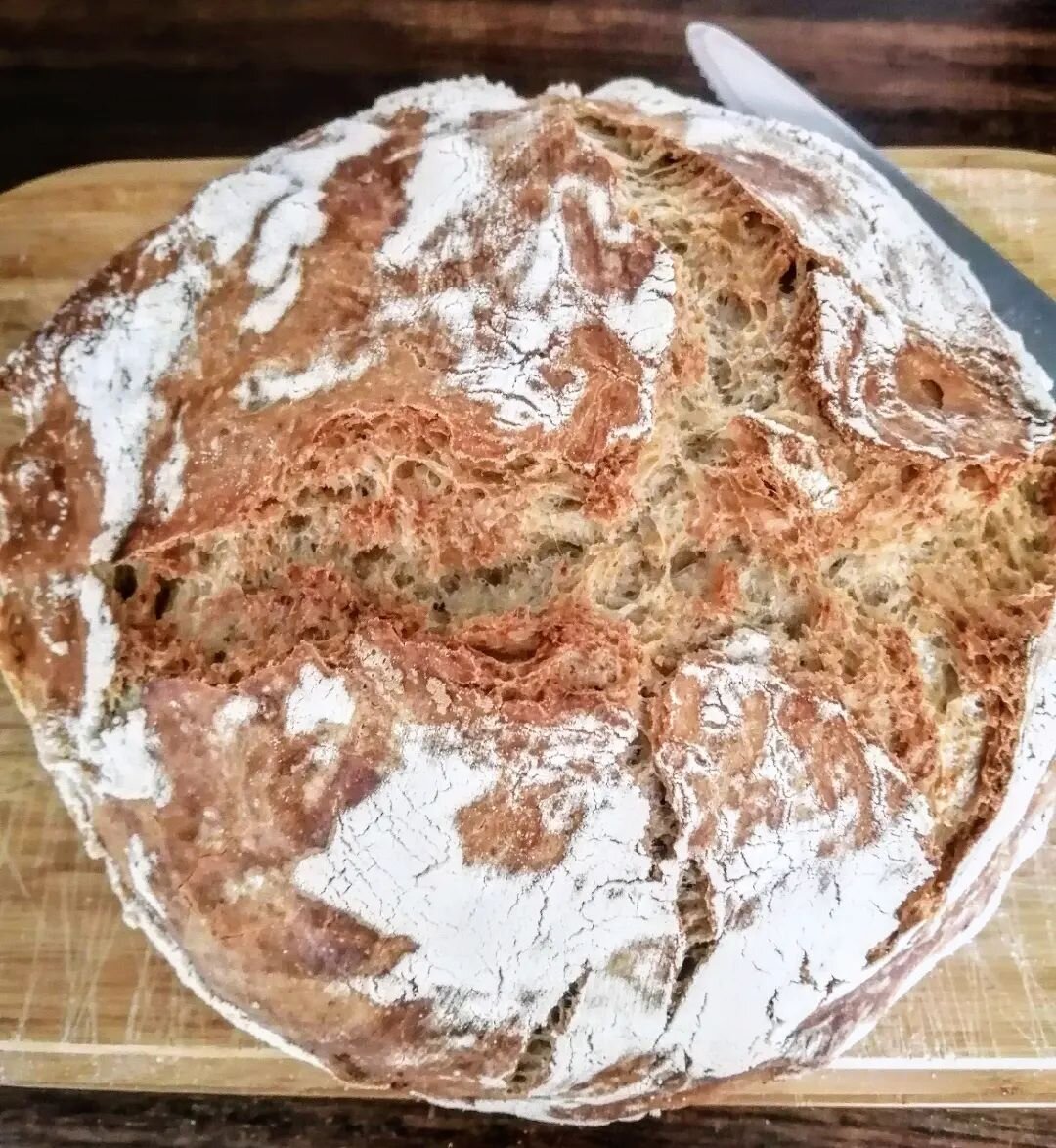 A rainy Saturday provides the perfect opportunity for baking bread.

#sourdough #freshlybaked #homebaking