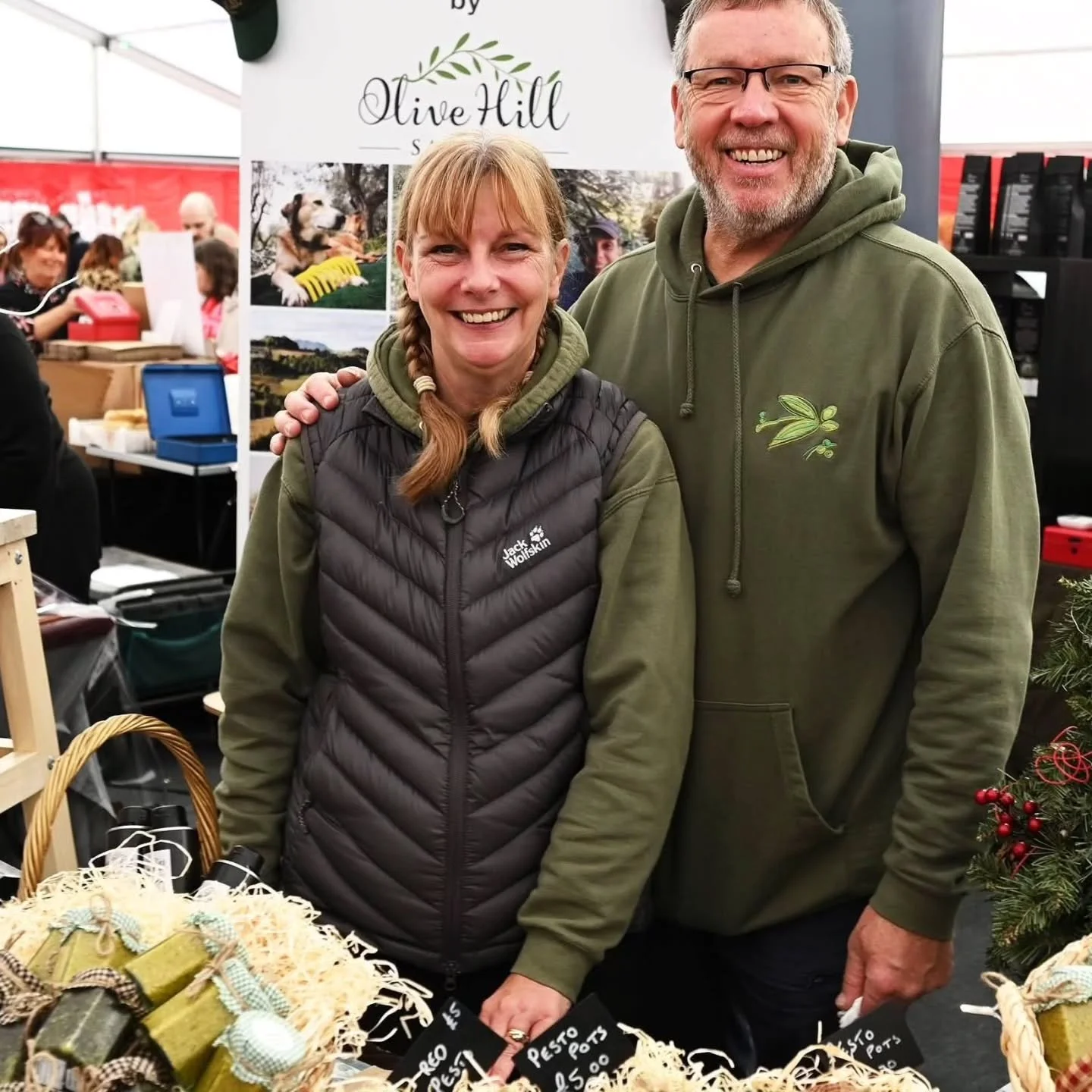 Get ready for a festive treat!

 We've been busy creating amazing gifts for foodies. 

Our #greattasteaward winning extra virgin olive oil and homemade olive oil goodies are here! 

#pesto #tapenade #finefettle

 Join us at Winter Wonderland at Leybu
