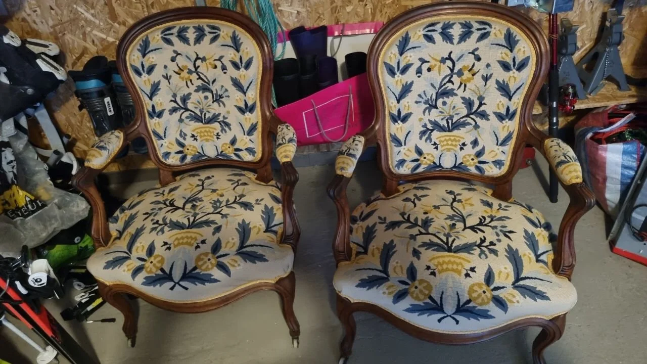 les fauteuils avant