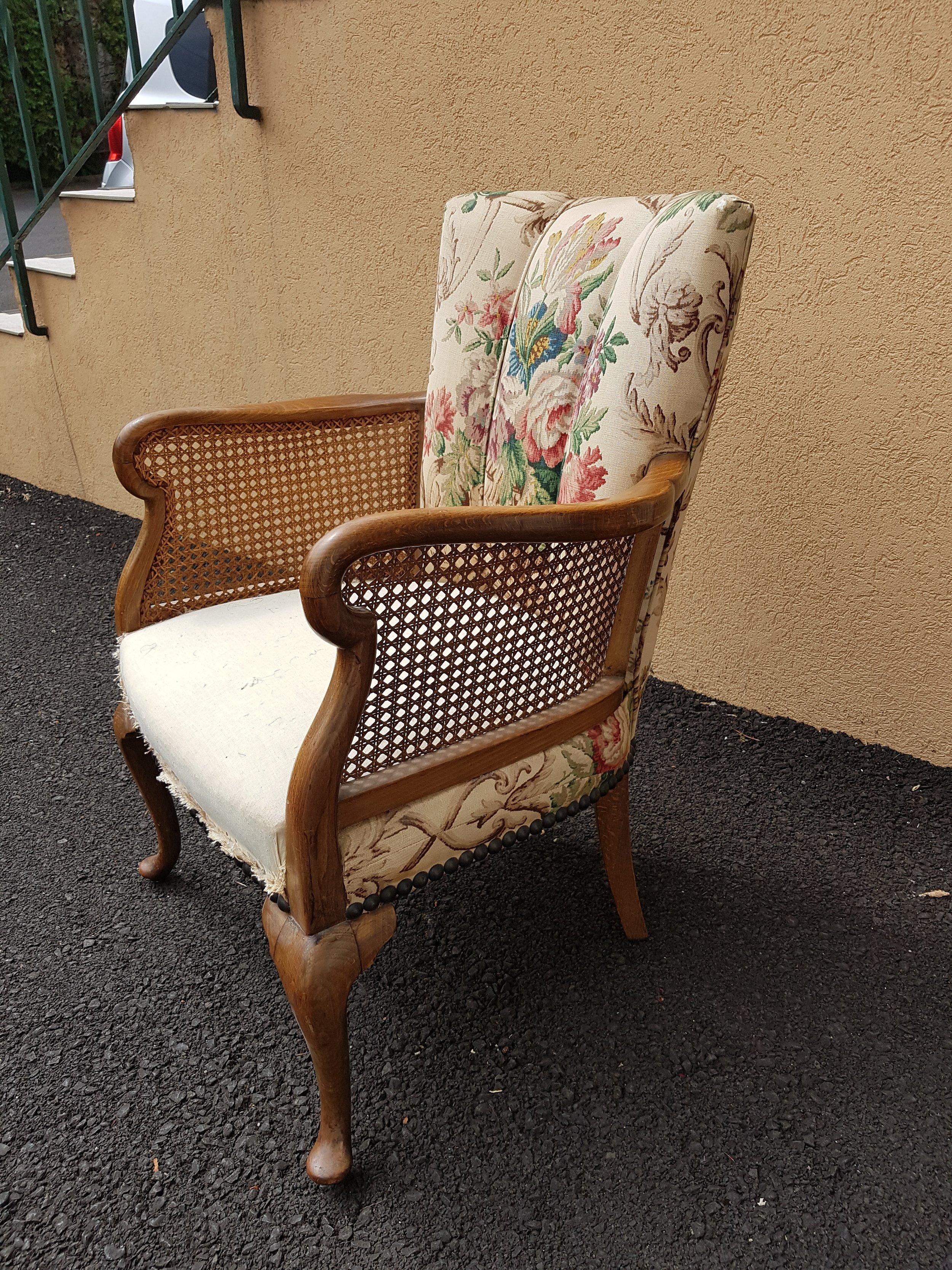 Avant réfection (tissus de l'assise déjà retiré)