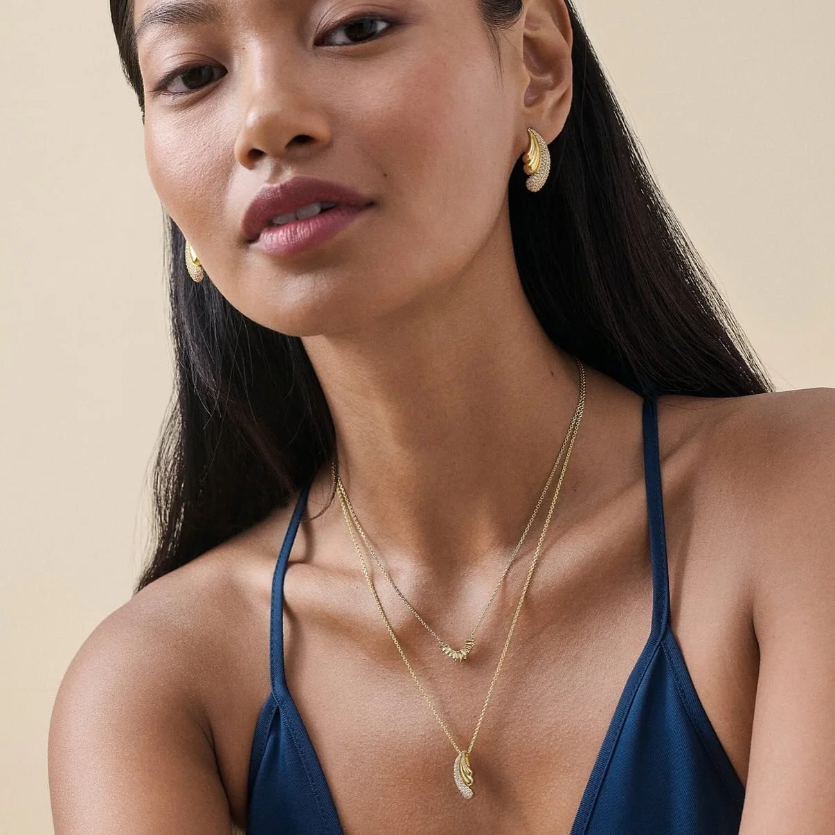 Forget the rules, mixing metals is chic. Channel sparkling shores and crashing seas with the brand new Wave collection from @edgeofember