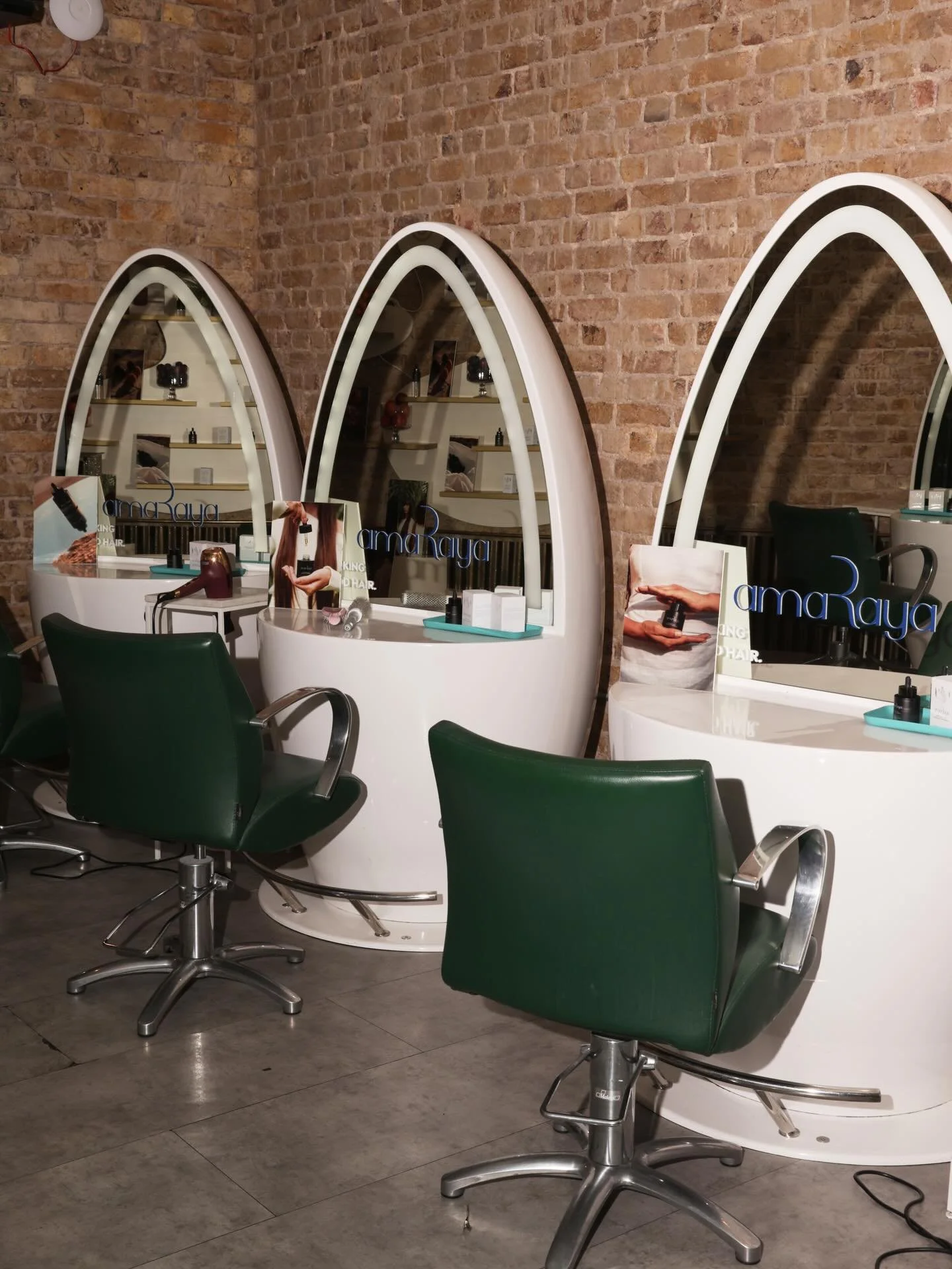 On Tuesday, we hosted the ultimate luxury hair-healing blow dry experience with AmaRaya ✨ Guests experienced their brand-new Intensive Hair &amp; Scalp Treatment, where clinical innovation meets cultural tradition. The treatment restores scalp balanc