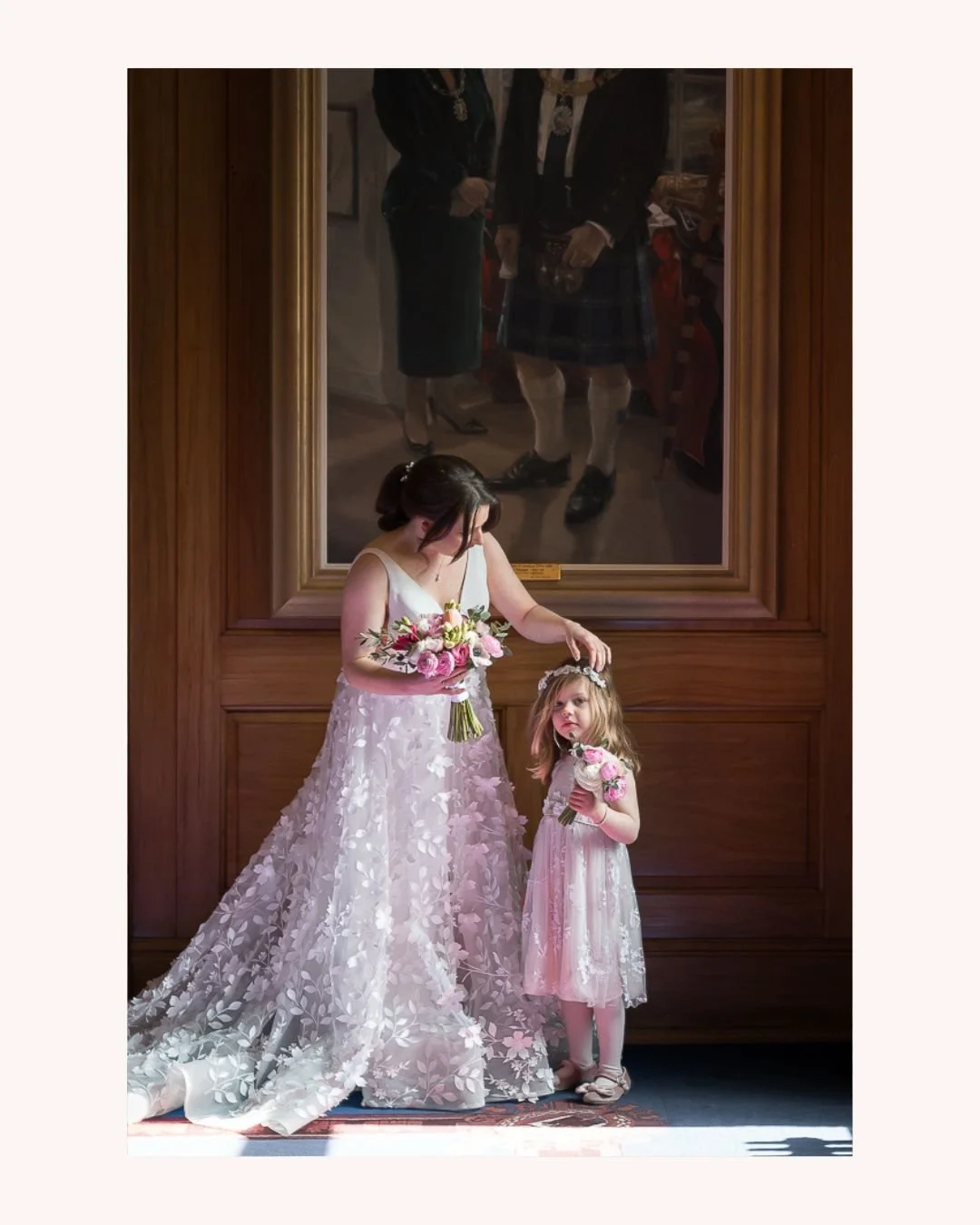 Yesterday's beautiful intimate family moments and Red Bus fun. 

with @tecaps, @citychambersevents, @theoriginalredbus and @sobohairboutique 

#europeanroom #edinburghcitychamberswedding #edinburghwedding #edinburghweddingphotographer #intimateweddin