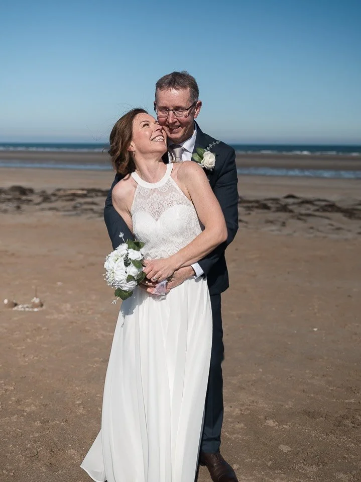 A special Friday night in St Andrews. The magic of a wedding at the @oldcoursehotel where you can capture pictures on the beach ⁣
⁣
𝗦𝘂𝗽𝗲𝗿 𝗧𝗲𝗮𝗺 ⁣
Hair and Make Up: @laurengilmourhmua ⁣
Venue: @oldcoursehotel ⁣
Coordinator: @jessicaepaton ⁣