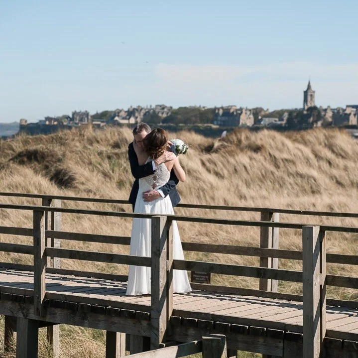 A special Friday night in St Andrews. The magic of a wedding at the @oldcoursehotel where you can capture pictures on the beach ⁣
⁣
𝗦𝘂𝗽𝗲𝗿 𝗧𝗲𝗮𝗺 ⁣
Hair and Make Up: @laurengilmourhmua ⁣
Venue: @oldcoursehotel ⁣
Coordinator: @jessicaepaton ⁣