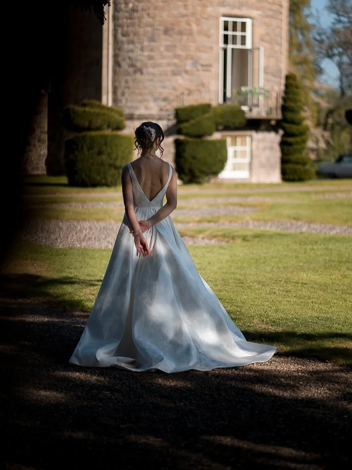 If you&rsquo;ve lost someone, wedding days can have an added layer of emotion, joy mixed with the sadness of them not being there. It&rsquo;s amazing how people bring those people into their day. ⁣
⁣
Sarah did the most beautiful adjustment to include