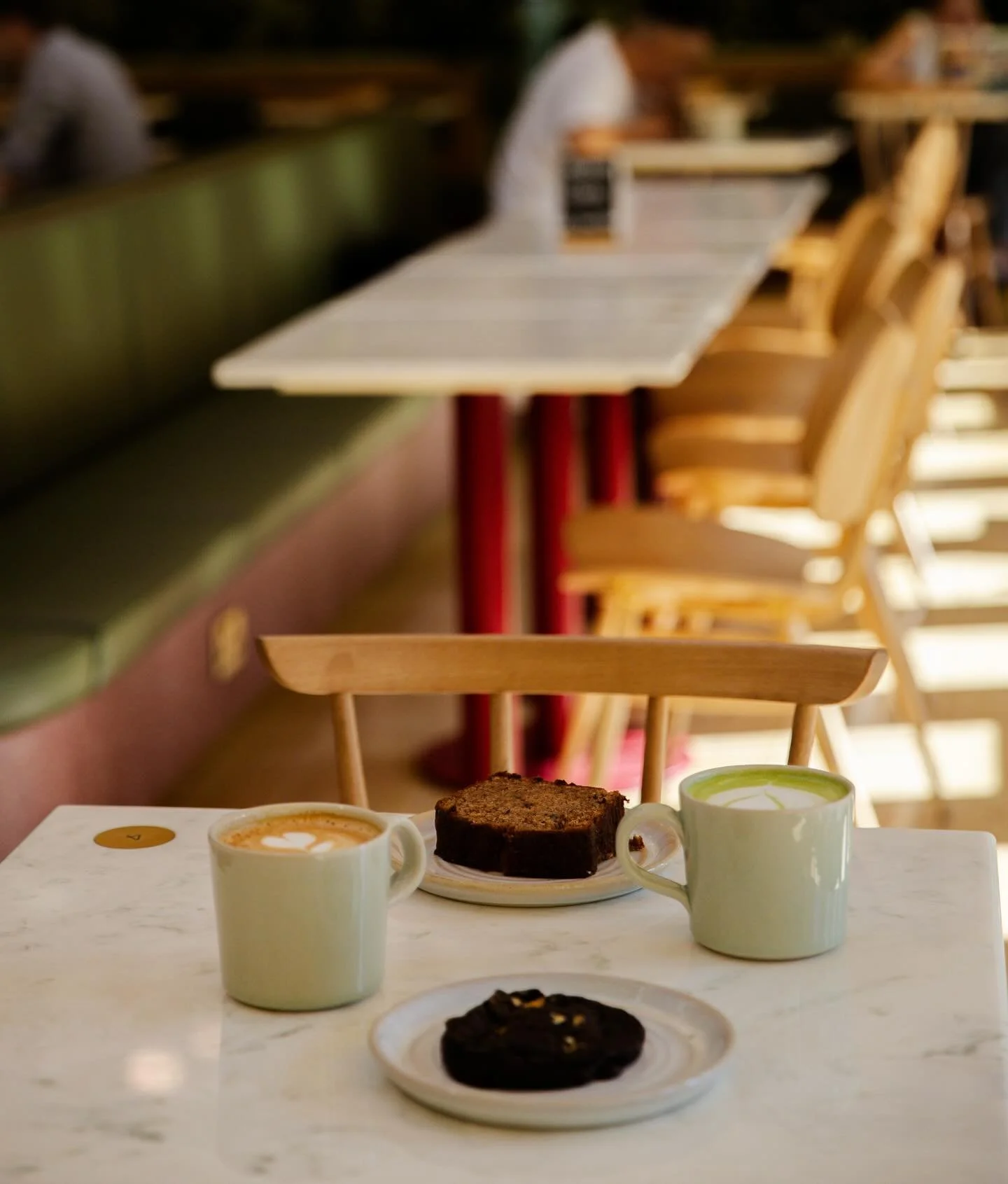 It&rsquo;s hump day ☕️

Midweek calls for good coffee, something sweet, and a little pause in the middle of Lincoln&rsquo;s Inn Fields 🌳 

We&rsquo;re open 👋🏼
Walk in, or book a table via the link in our bio 🔗