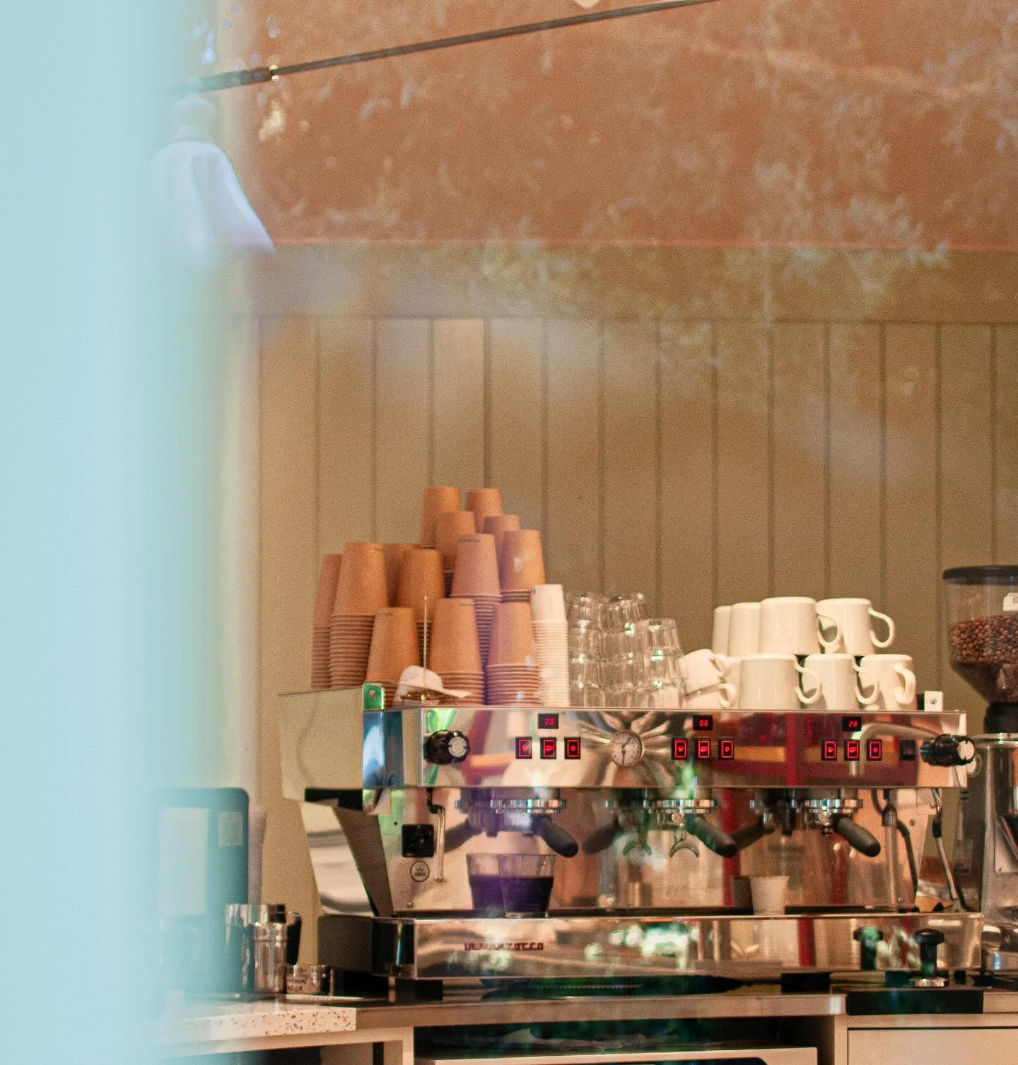 Early starts at Lincoln&rsquo;s Inn Fields ☕️

On route to the office? Swing by our cozy cafe for your mid-week refuel, or find a seat and browse our breakfast menu 🍳🥑🥣

☕️ @triplecoroast 
⚙️ @lamarzoccouk 

📍Open from 8am