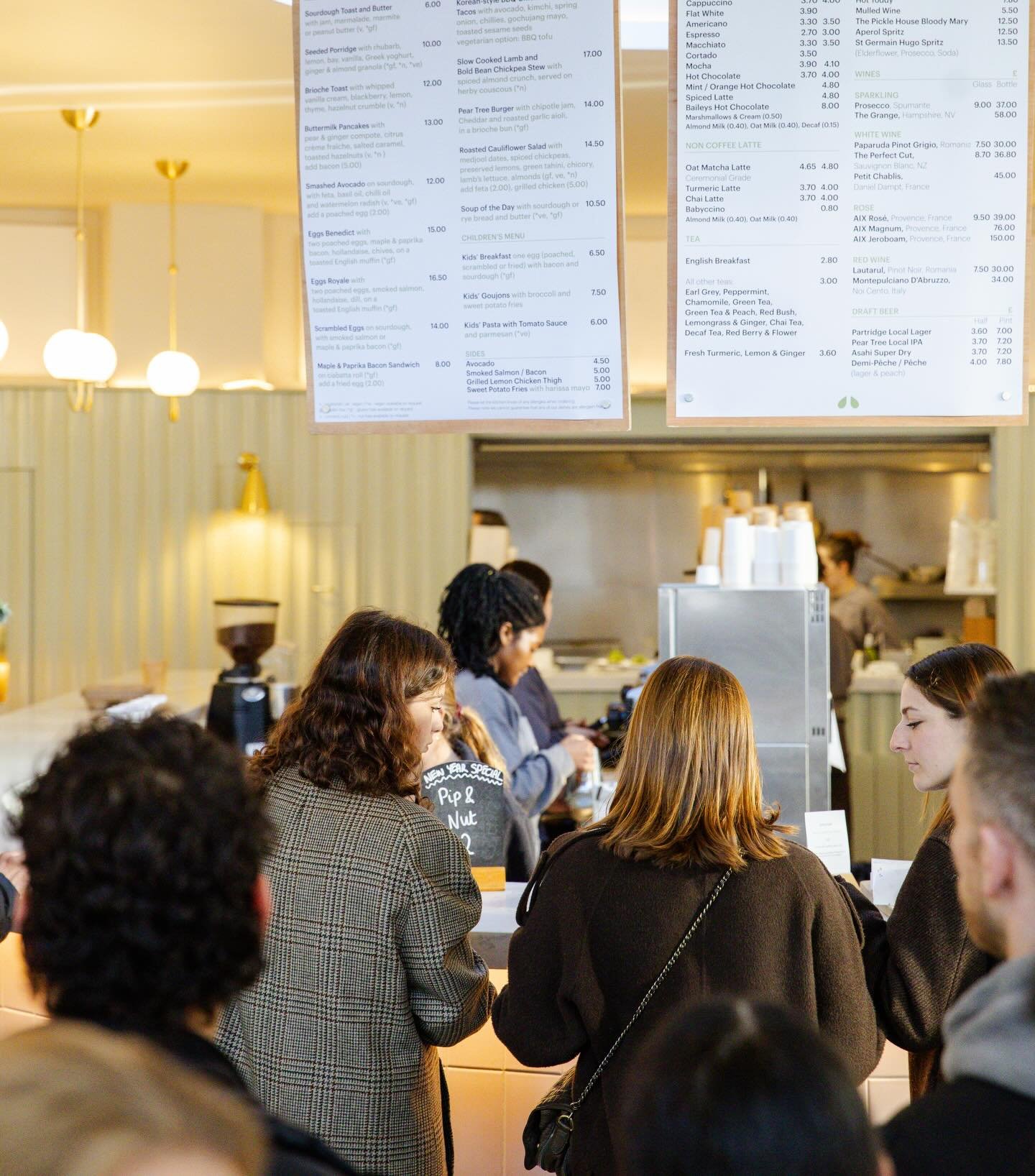 The Monday morning coffee rush ☕️

Grab &amp; go or settle down and choose a tasty dish from our new winter menu 🍽️

🔗 Browse the full menu via the link in our bio