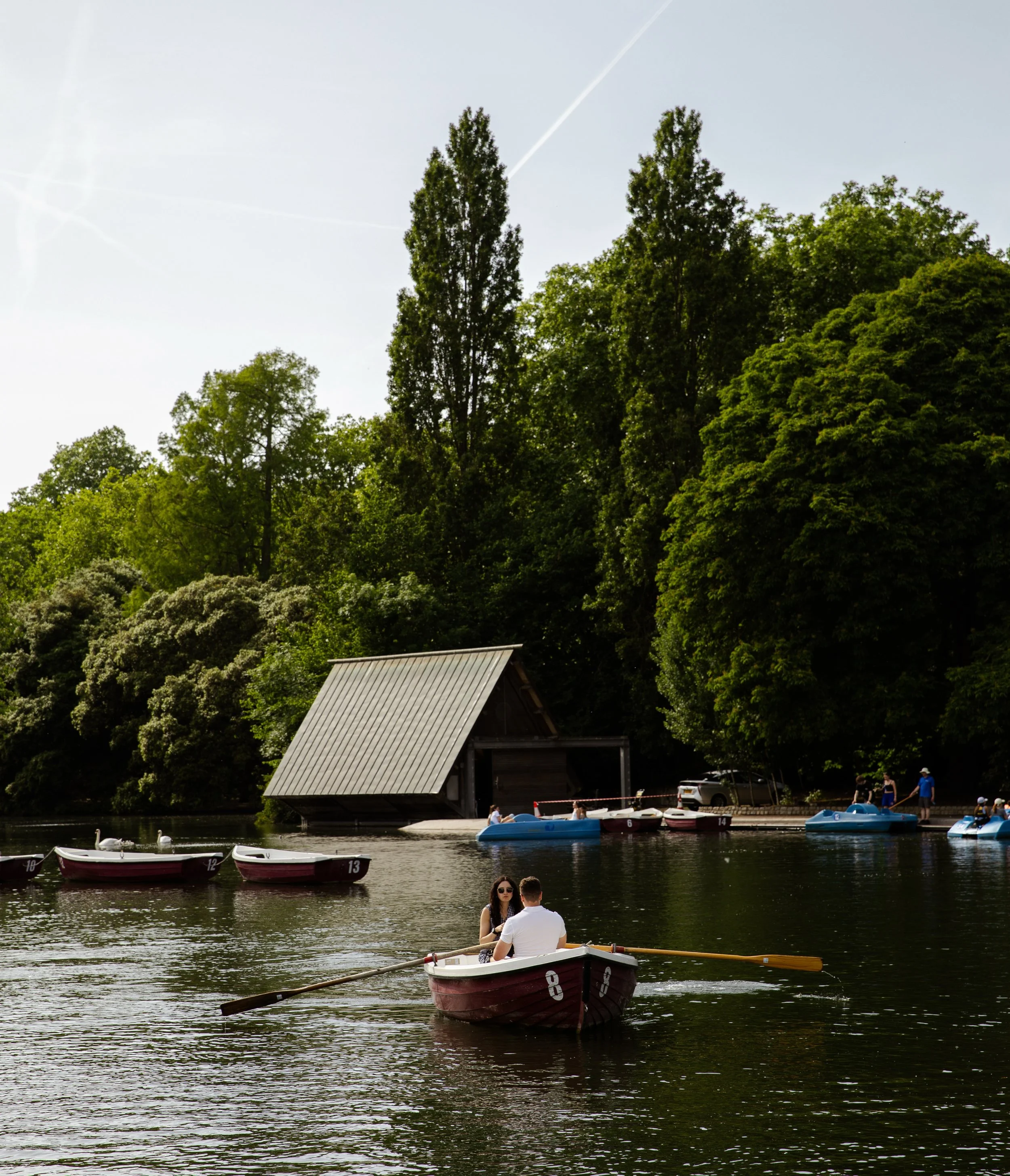 Bank Holiday Monday plans? Brunch on the terrace, iced coffee and a cruise on the lake ⛵️

Battersea Park looking as glorious as ever in the heatwave! ☀️