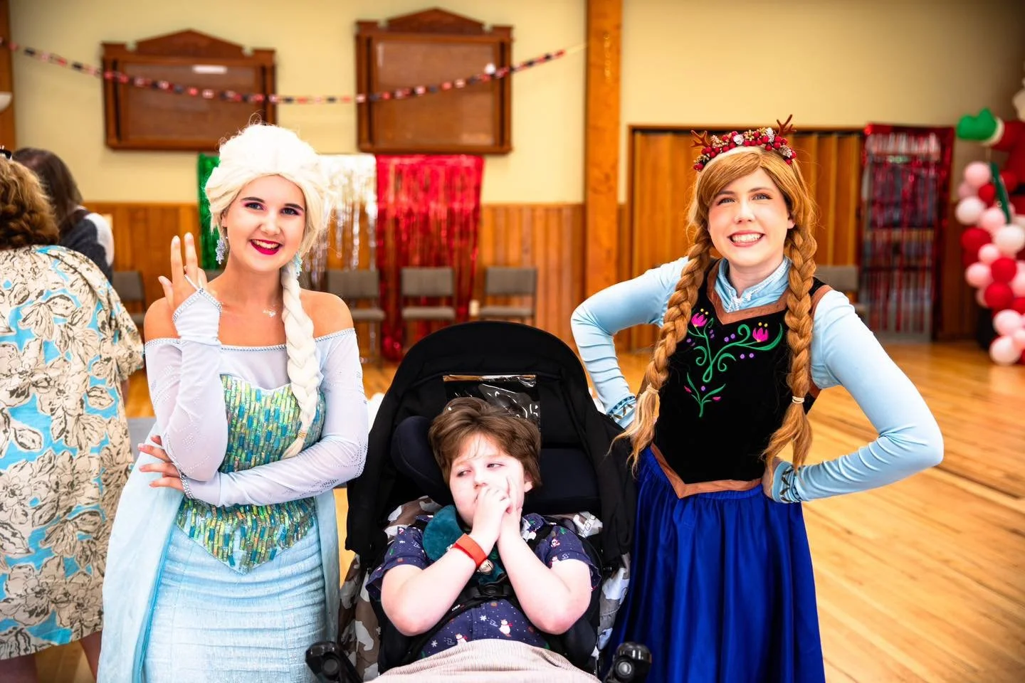 Flashback Friday!! 🌈

Recently, Rainbow Place Hospice shared these truly gorgeous memories from their Christmas party and it took us down memory lane!

Thanks to our amazing volunteer team and the magical staff at Rainbow Place for putting together 