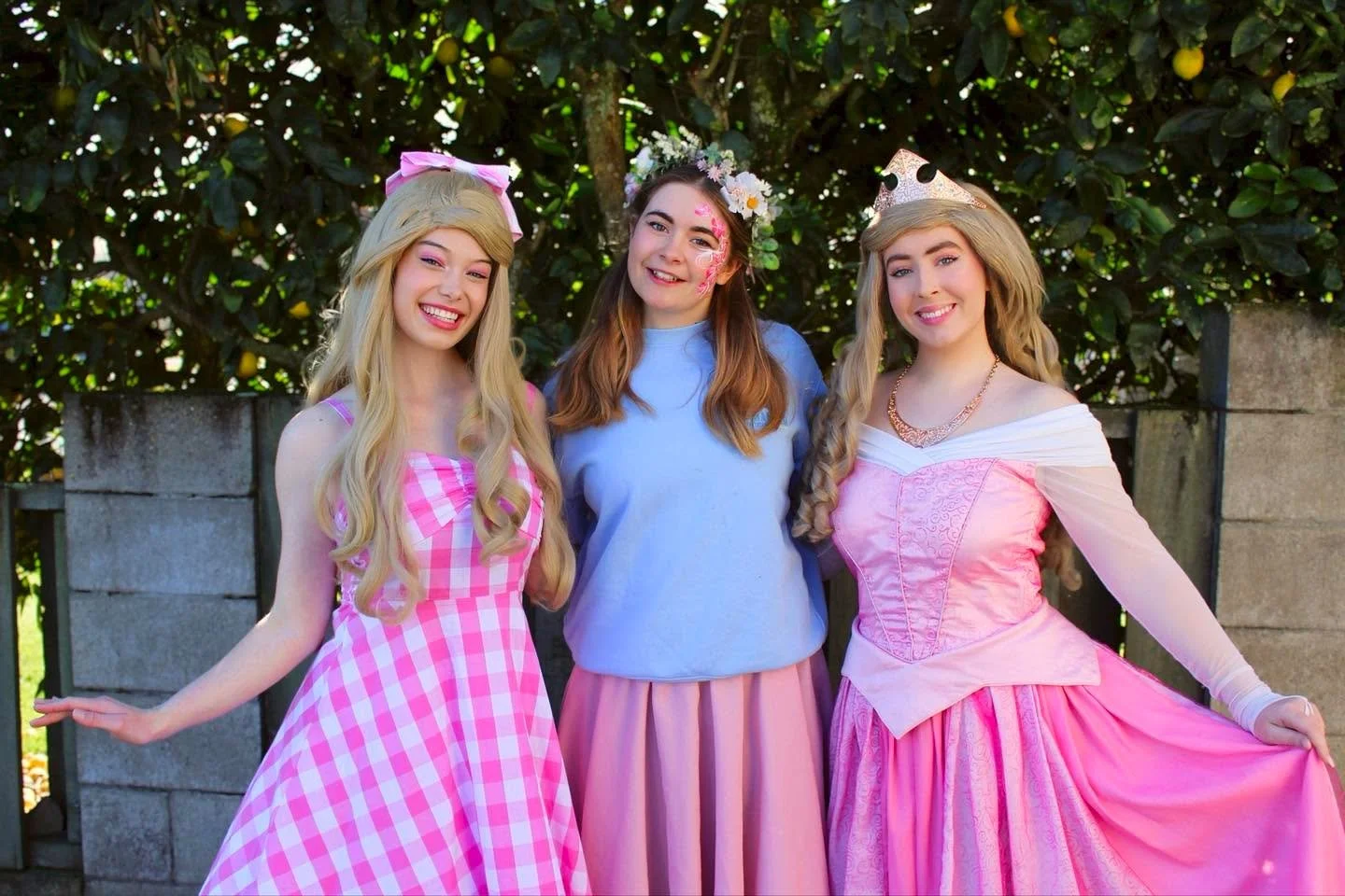Pretty in pink and packed with magic!! 🎀

We recently created a gorgeous, pink-filled celebration for a birthday girl who loves princesses, Barbie, and all things pink! From games and dancing, to pink face painting and balloon creations, it was a vi