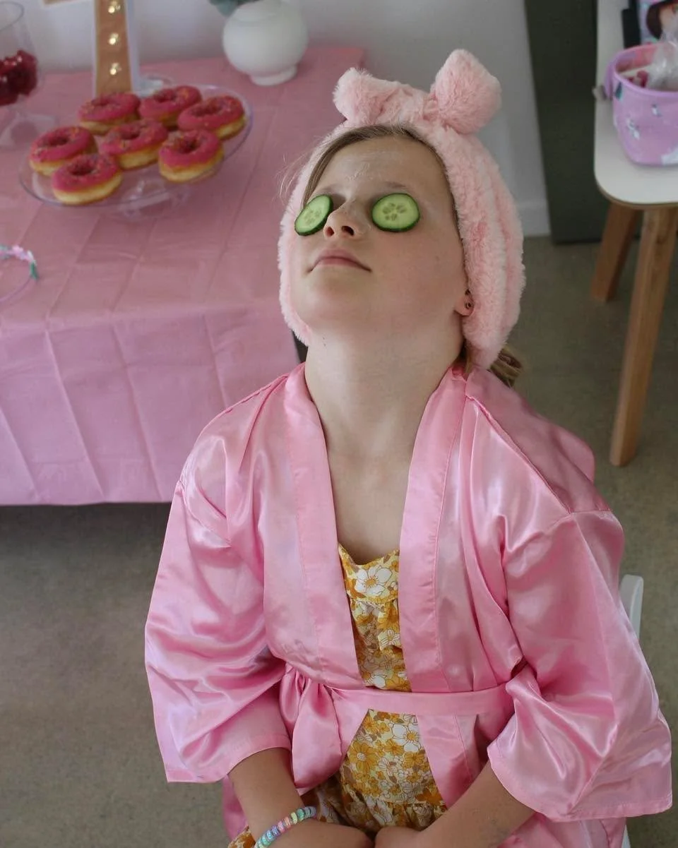 Pamper Pals! 💅

We just LOVE making magic for little ones, but what happens when your child gets older?

Well look no further than Enchanted&rsquo;s Pamper Pals!

Pamper Pals are here to mimic the iconic big sister makeovers that many know and love!