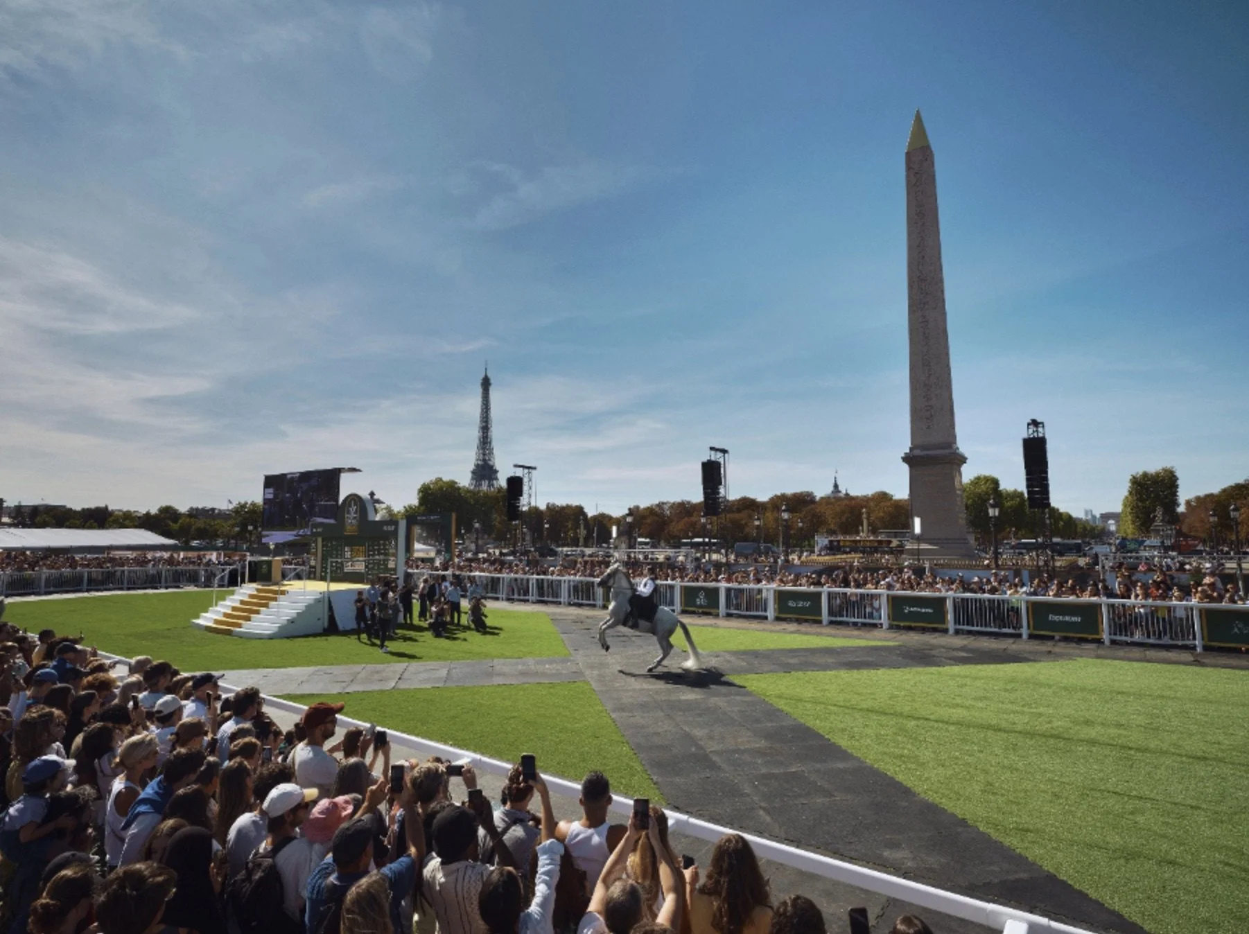 Chevaux dans la Ville: Der Galopprennsport erobert Paris