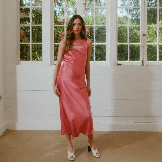 DRESSES PAID_1x1-high.gif