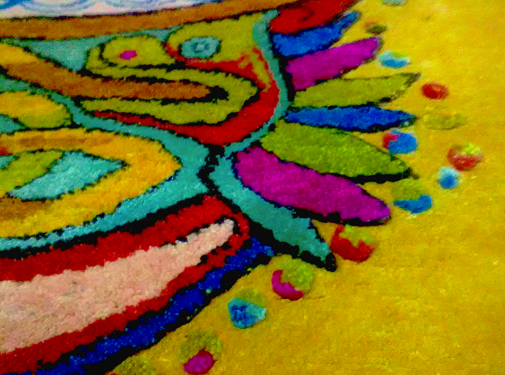Book+of+Kells+rug+collection+%27Be%27+close+up.png