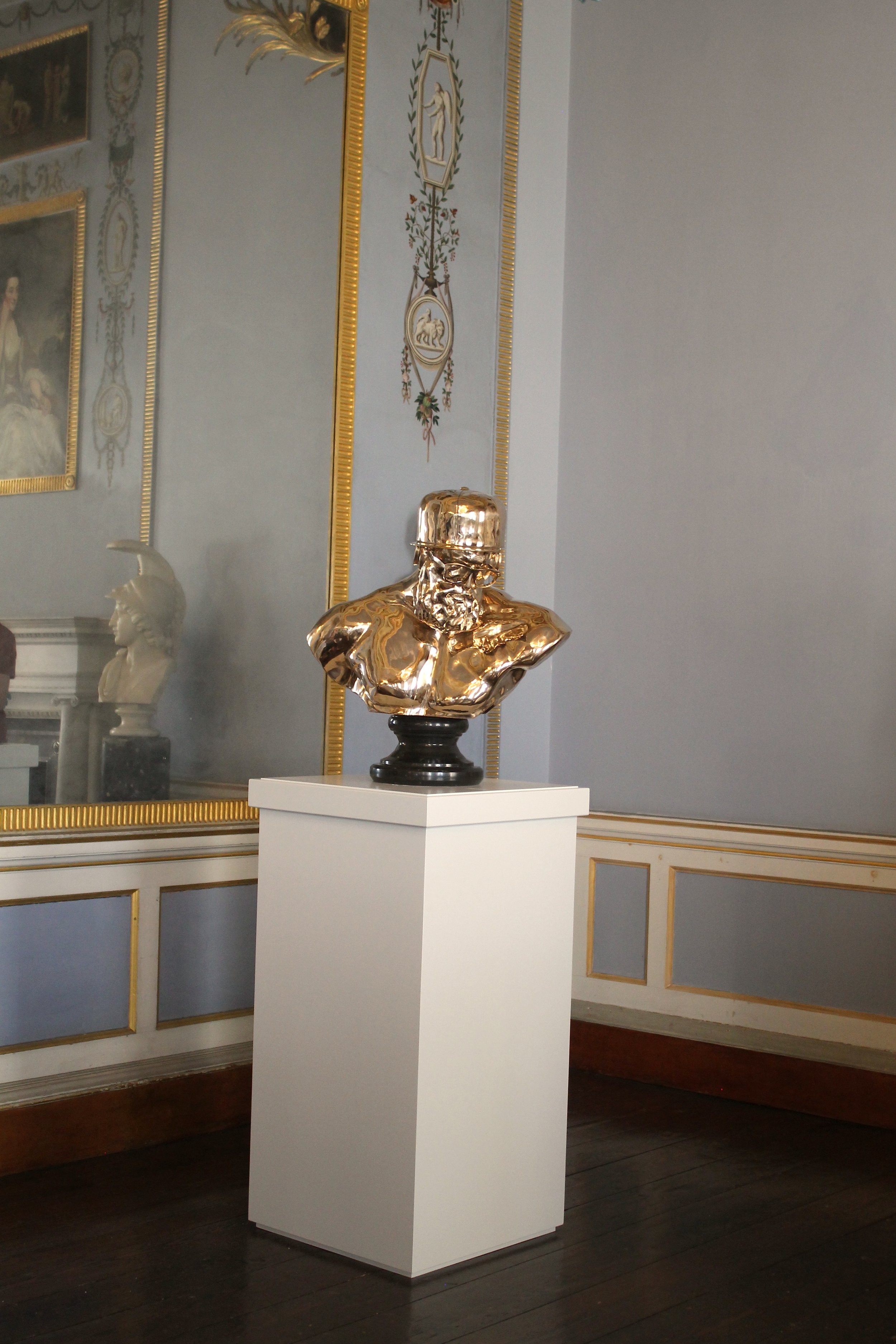 Léo Caillard's "Hipster Farnese in bronze"
