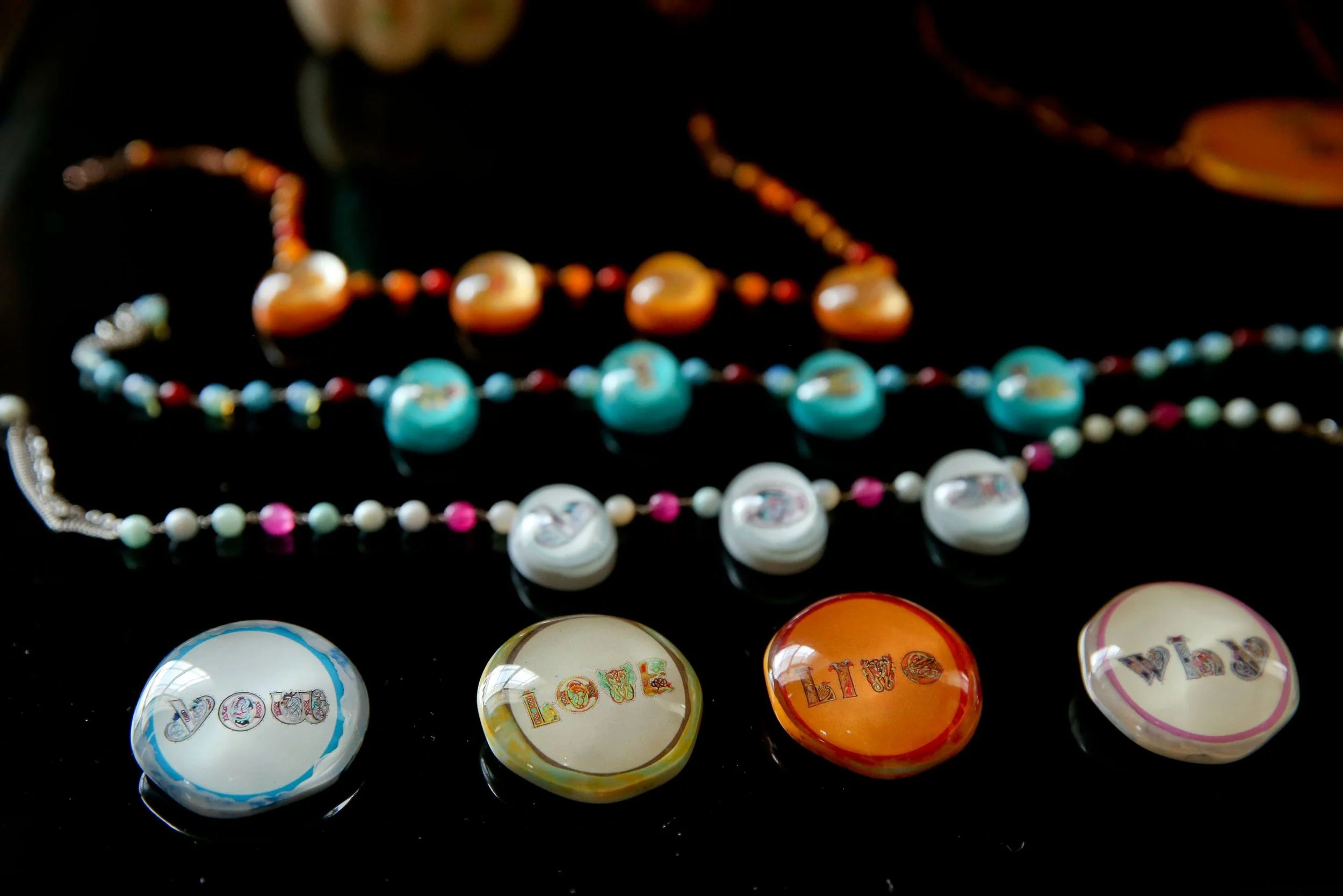 Resin jewellery Donatella Pelllini