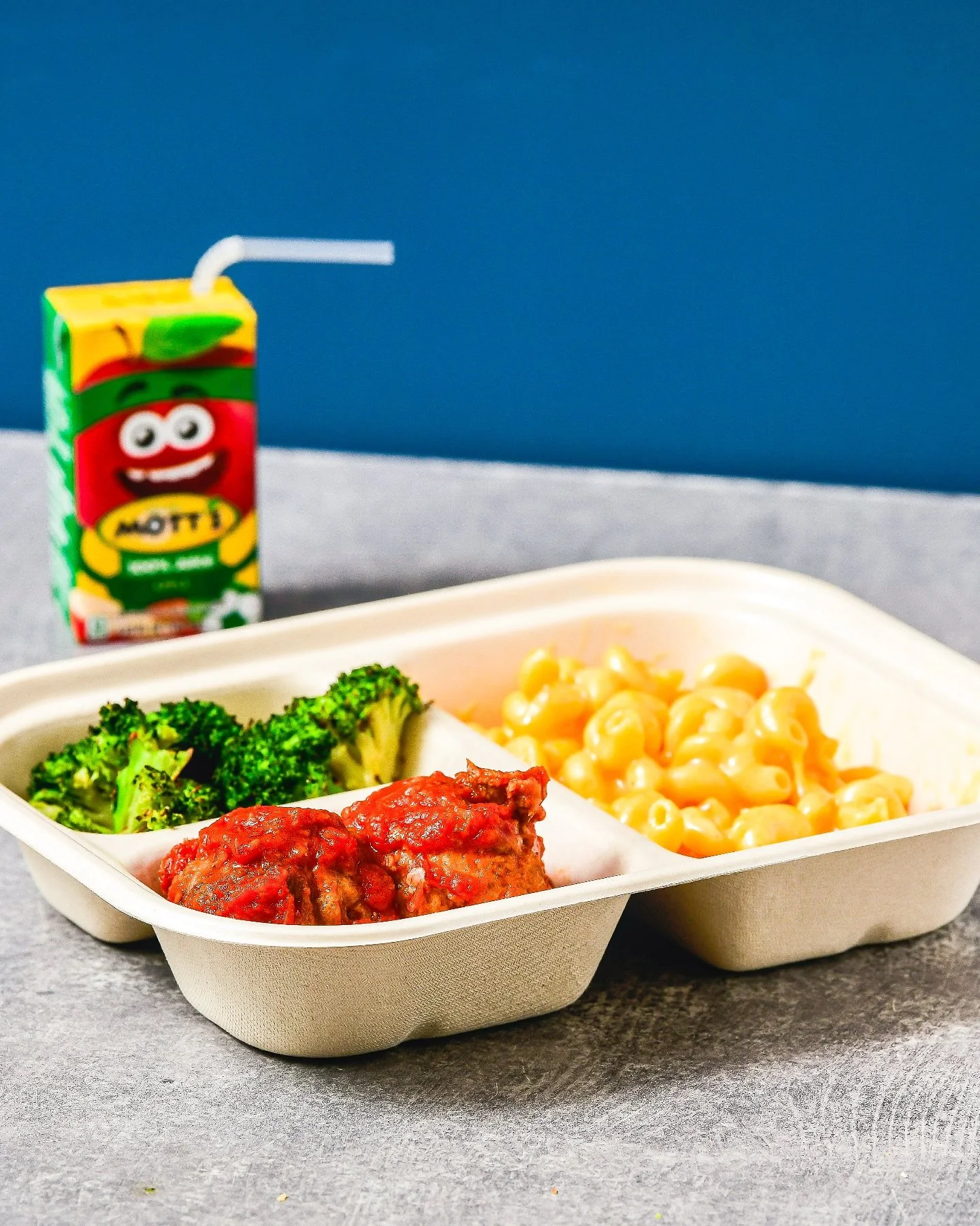 ✨little bites, big smiles, only $10. our kids meal is made with love (and homemade mac &amp; cheese, of course) 💙 if you find yourself discovering your own inner kid too, well, you wouldn&rsquo;t be the first 😜
.
.
#healthyish #sandwell #betterfory