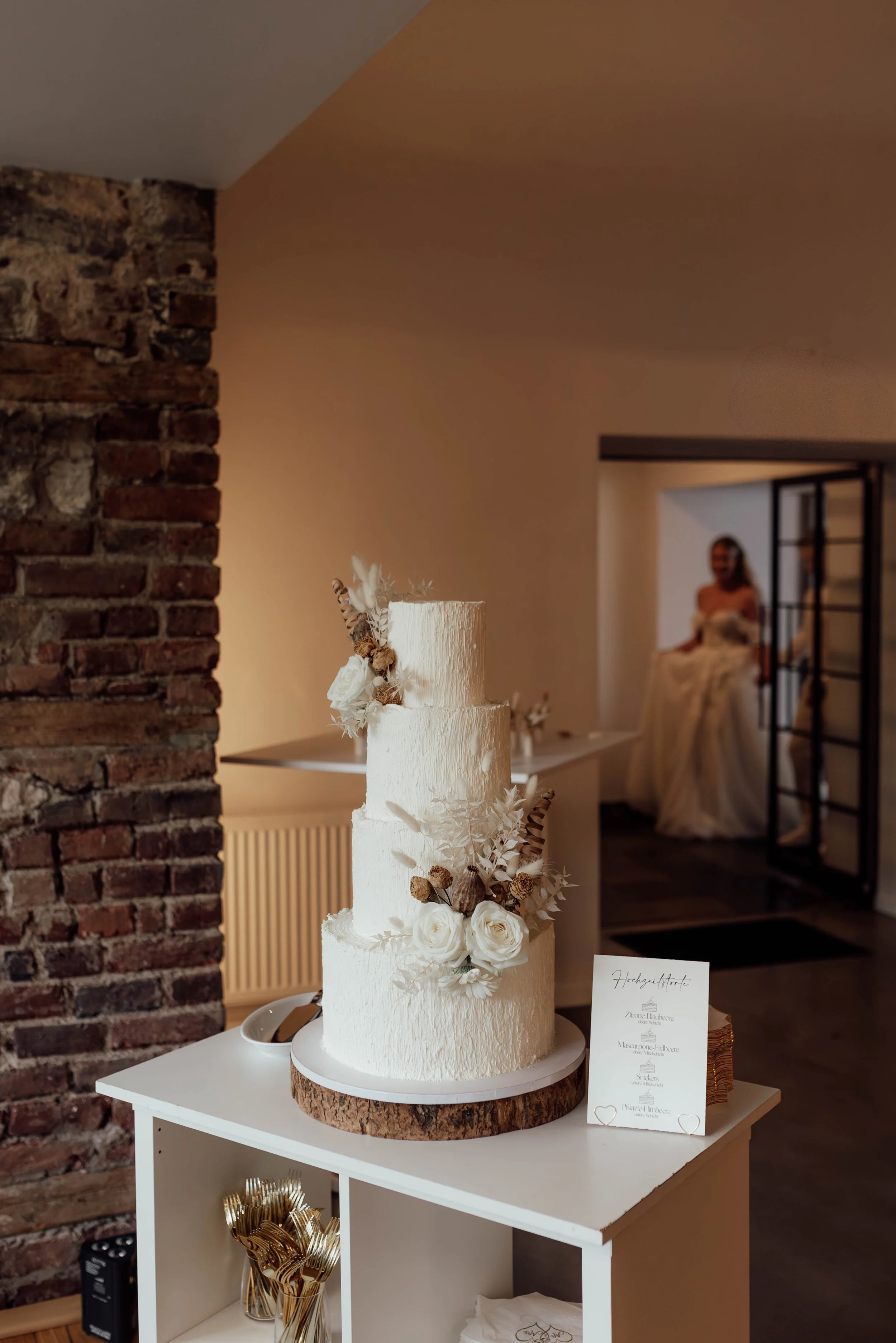 L&D 11. Hochzeitstorte-8.jpg