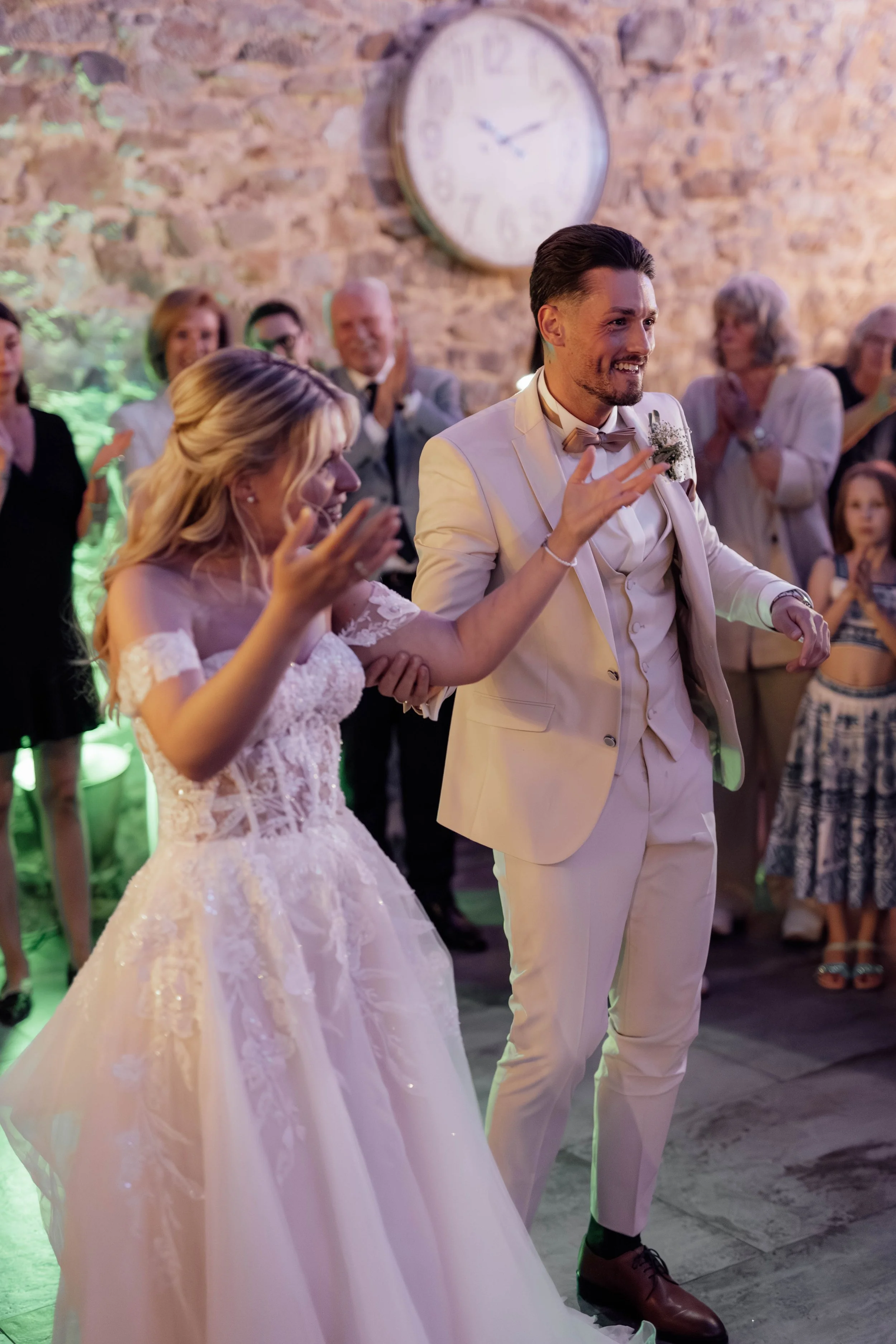 L&T Scheunentraum 13. Hochzeitstanz-74.jpg