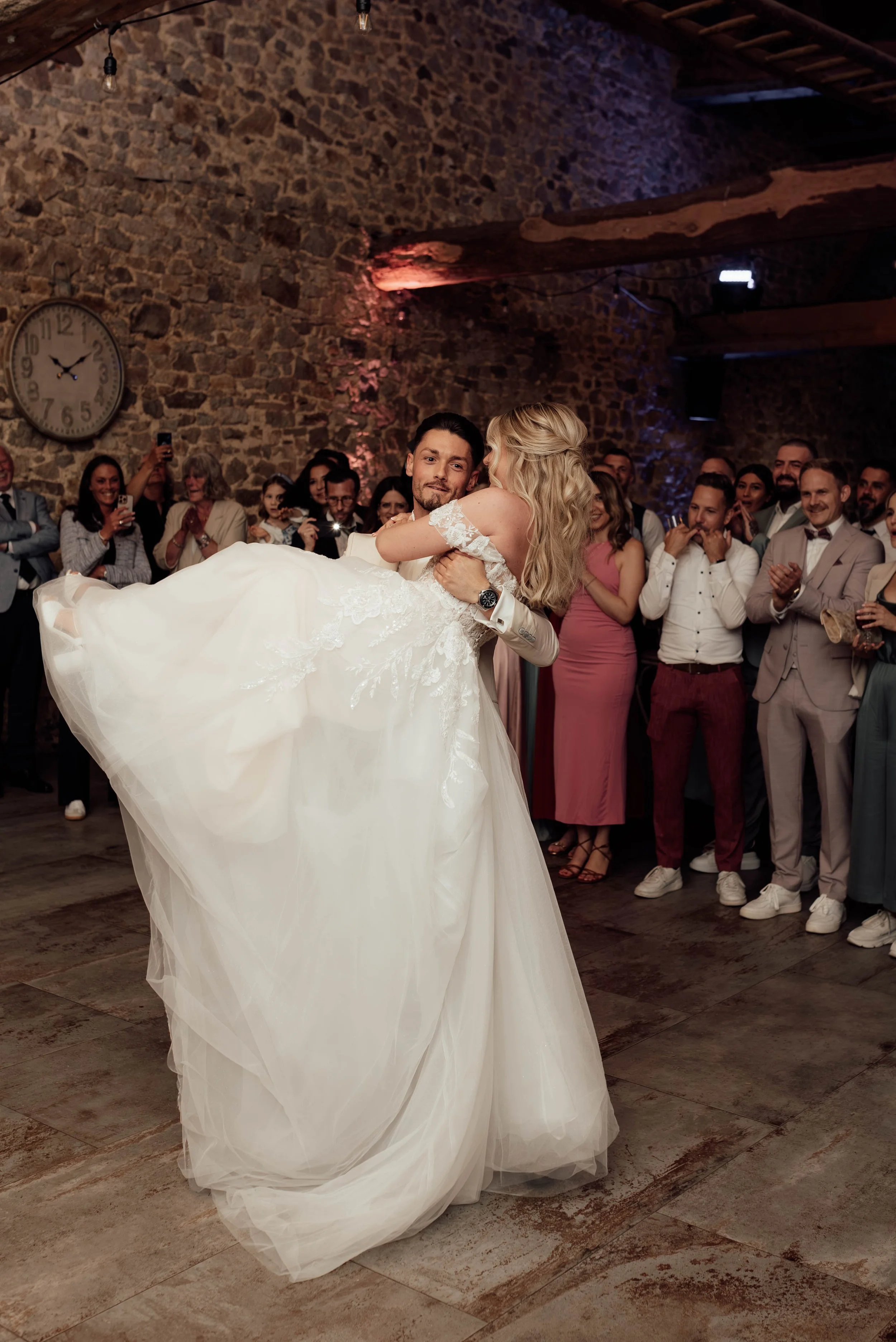 L&T Scheunentraum 13. Hochzeitstanz-18.jpg