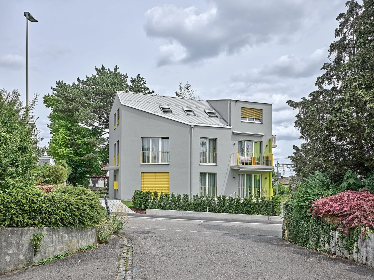 Ersatzneubau Mehrgenerationenhaus Bahnhofstrasse Dietlikon – Strassenansicht