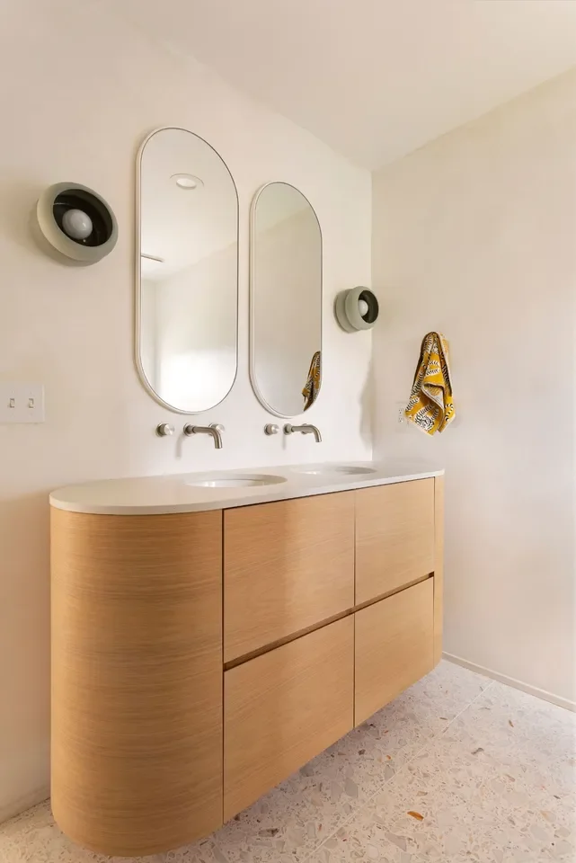 guest vanity stirrup.webp