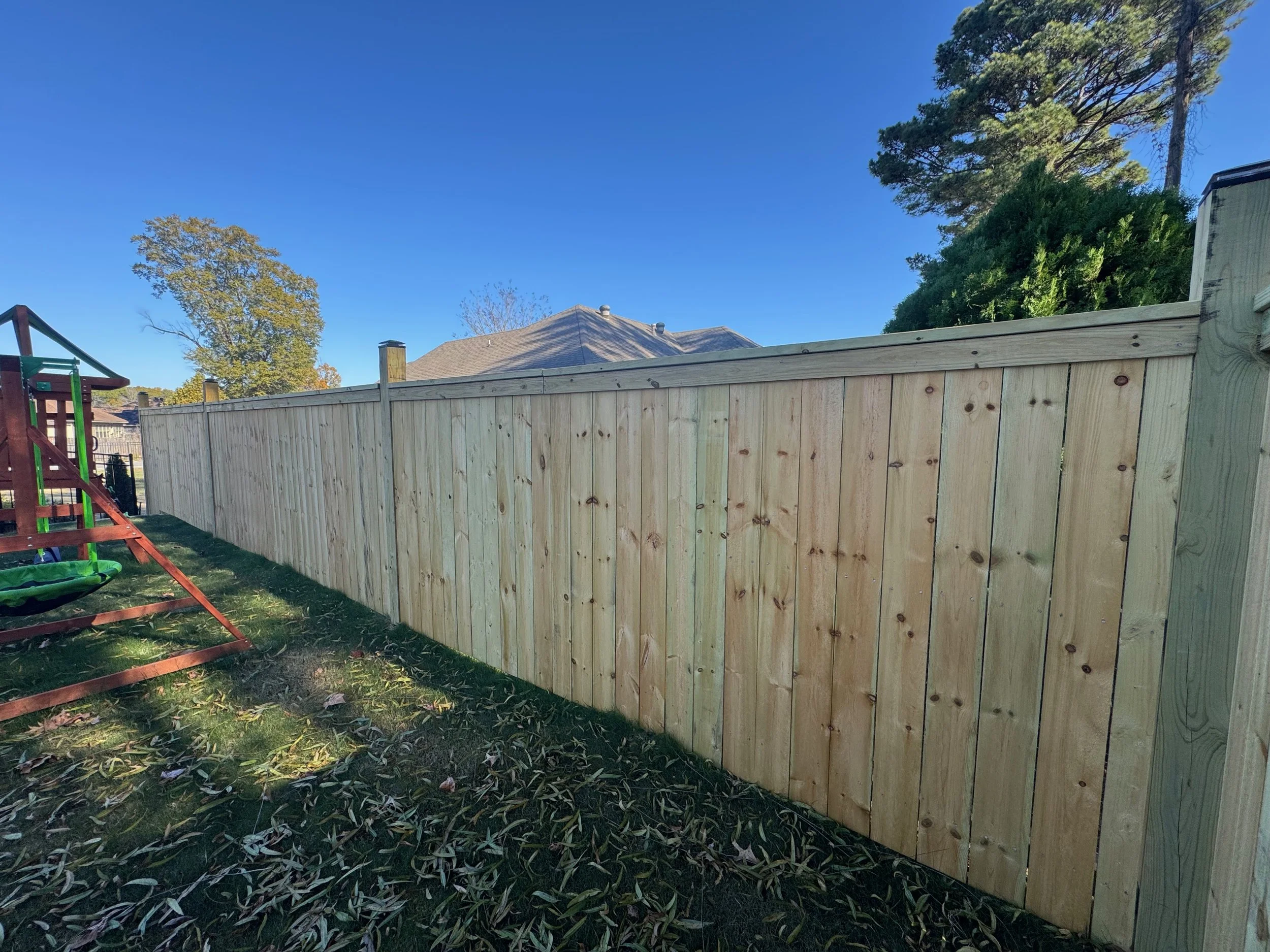 Cap and Trim 6' Privacy Fence With Decorative Posts