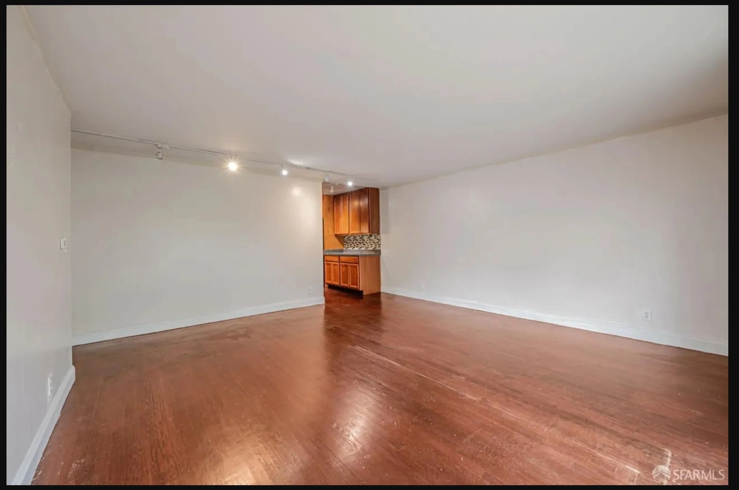 W-Corner-LivingRm.jpg