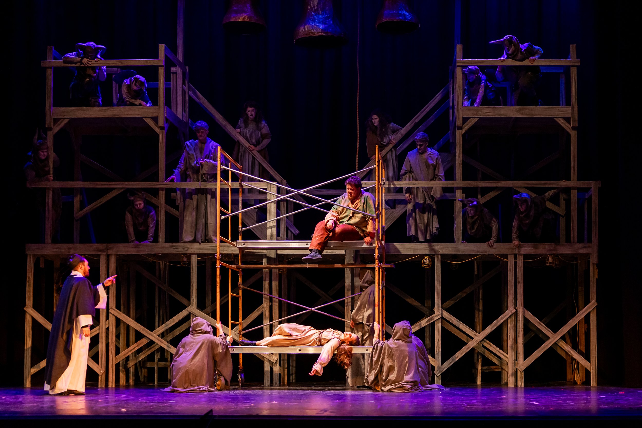 Hunchback197_3I7A0006.jpg