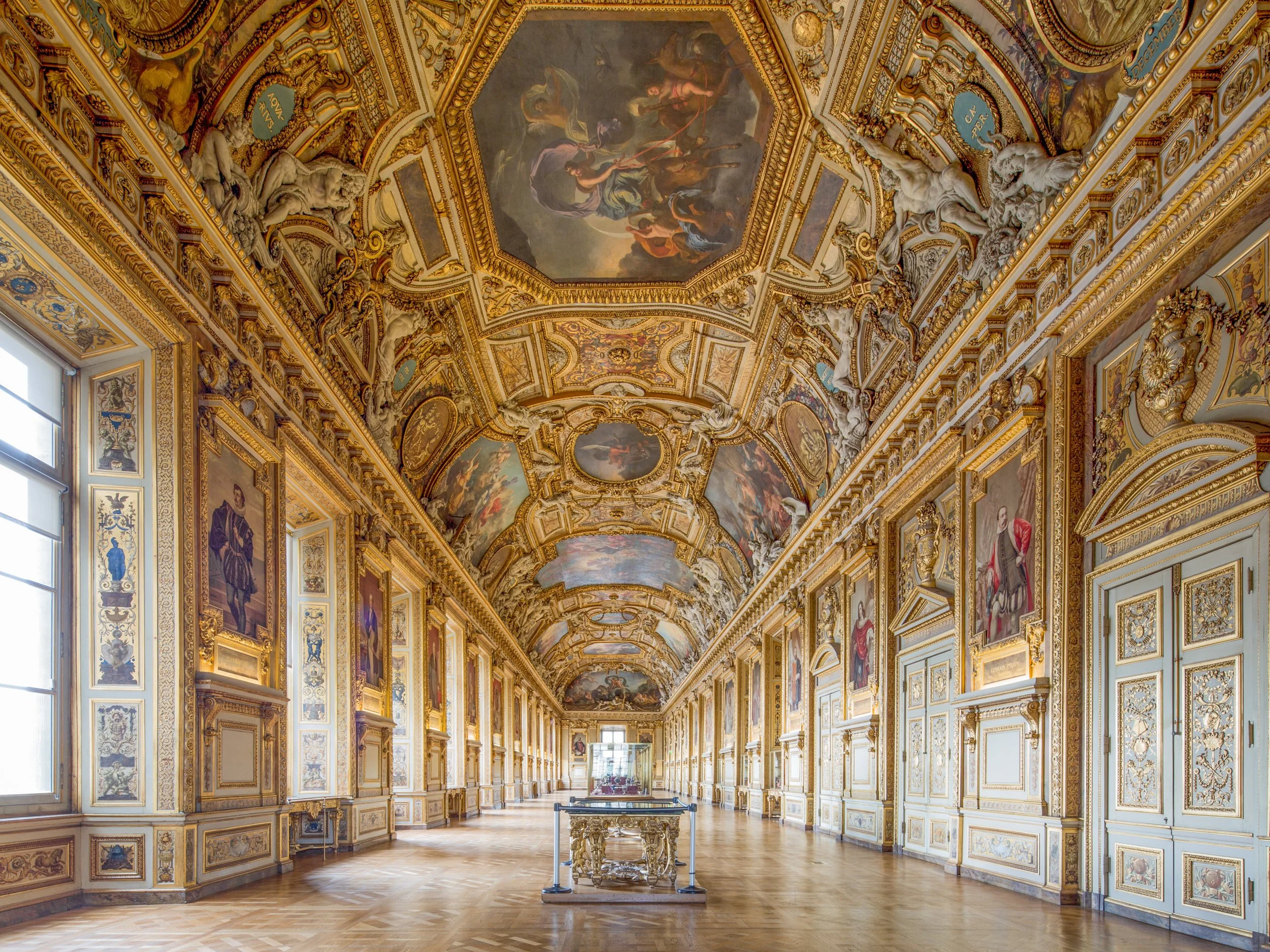 Louvre, Galerie d'Apollon-2.jpg