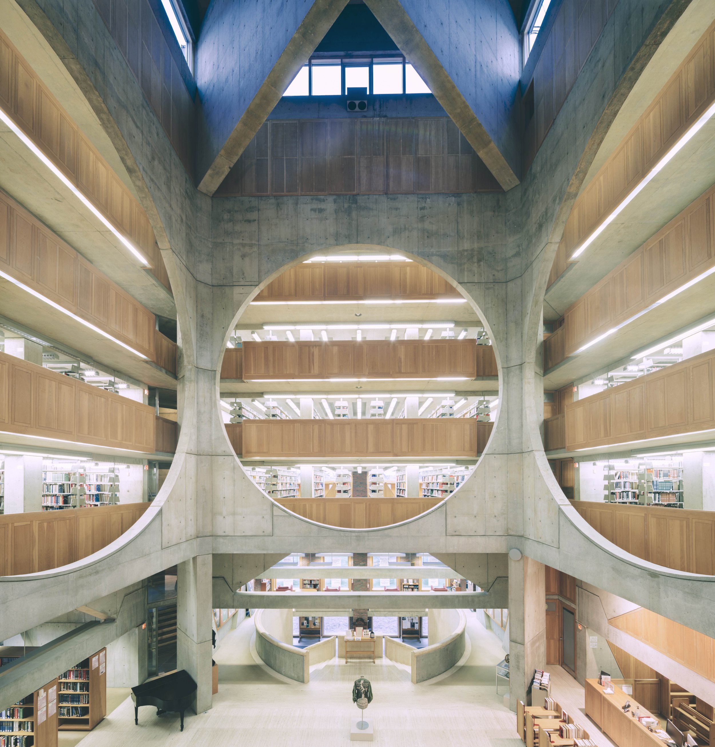 Phillips Exeter Academy Library, New Hampshire, 2016.jpg