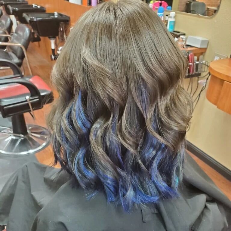 A splash of Blue 💙 by Gabby #xperthaircuts
