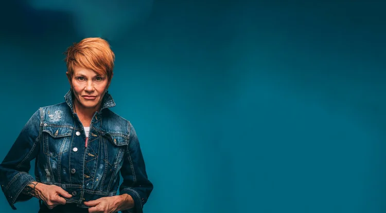 ABOUT — Shawn Colvin