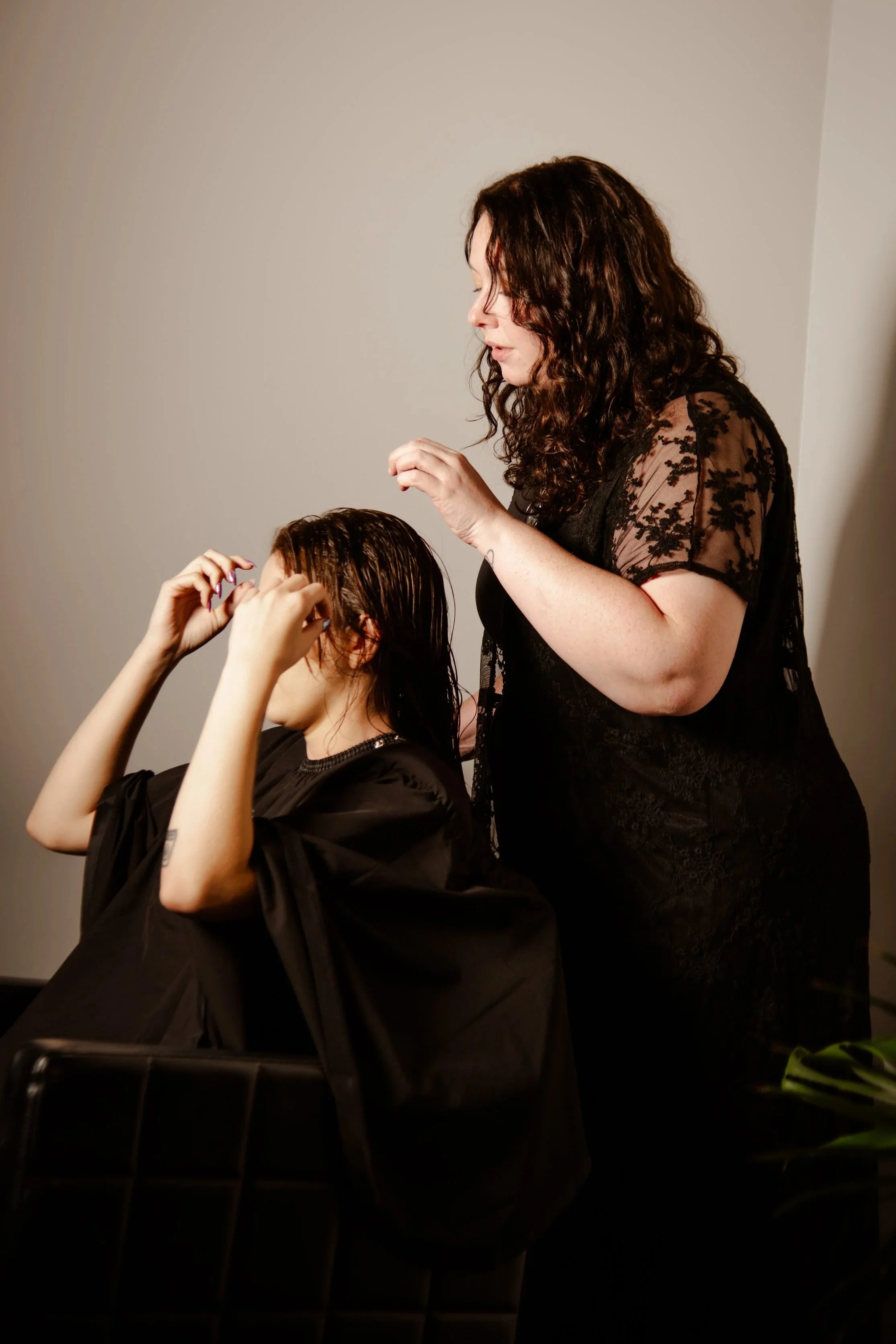 Dakota cutting clients hair