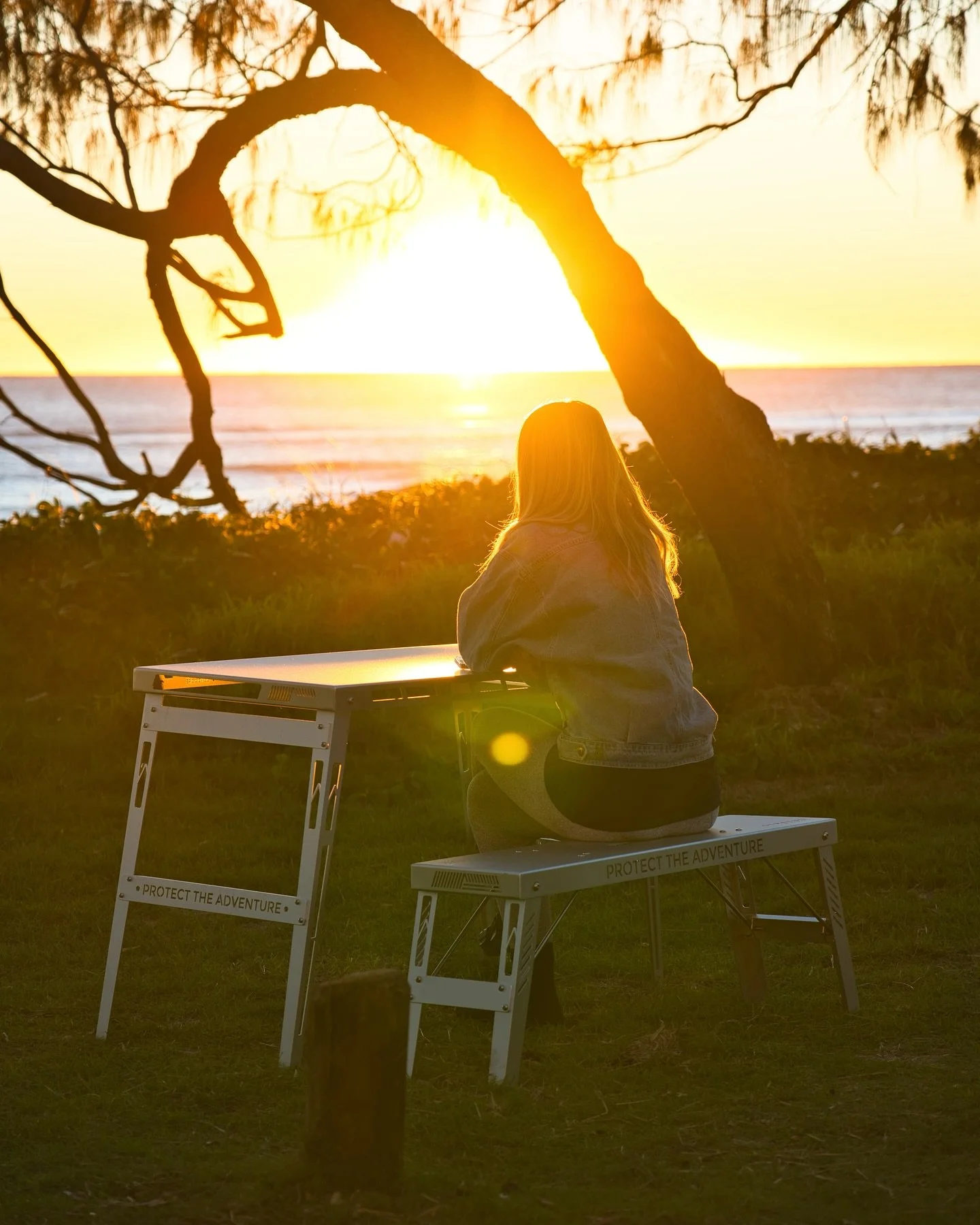 All the different ways we use our camp table from @stratus.outdoors 👇🏼
- Sunrise viewing
- Meals outside
- Work bench
- The outdoor office
- Happy hour
- Games time
Would also include filleting fish…but we actually need to catch the fish f