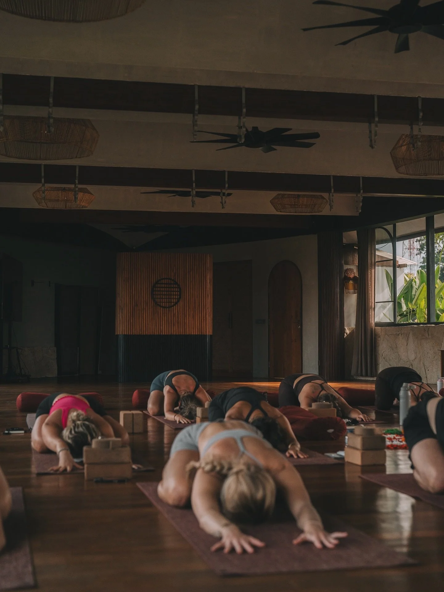 Day 1 recap at the @jimmyhwheeler &amp; @heidizudayoga Bali Soul Shine Retreat 

stoked to be catching frames as @the_memoryspace here 

#yogaretreatphotography #baliphotography #baliyogaretreatphotography #baliphotography #ubud #yogaphotography