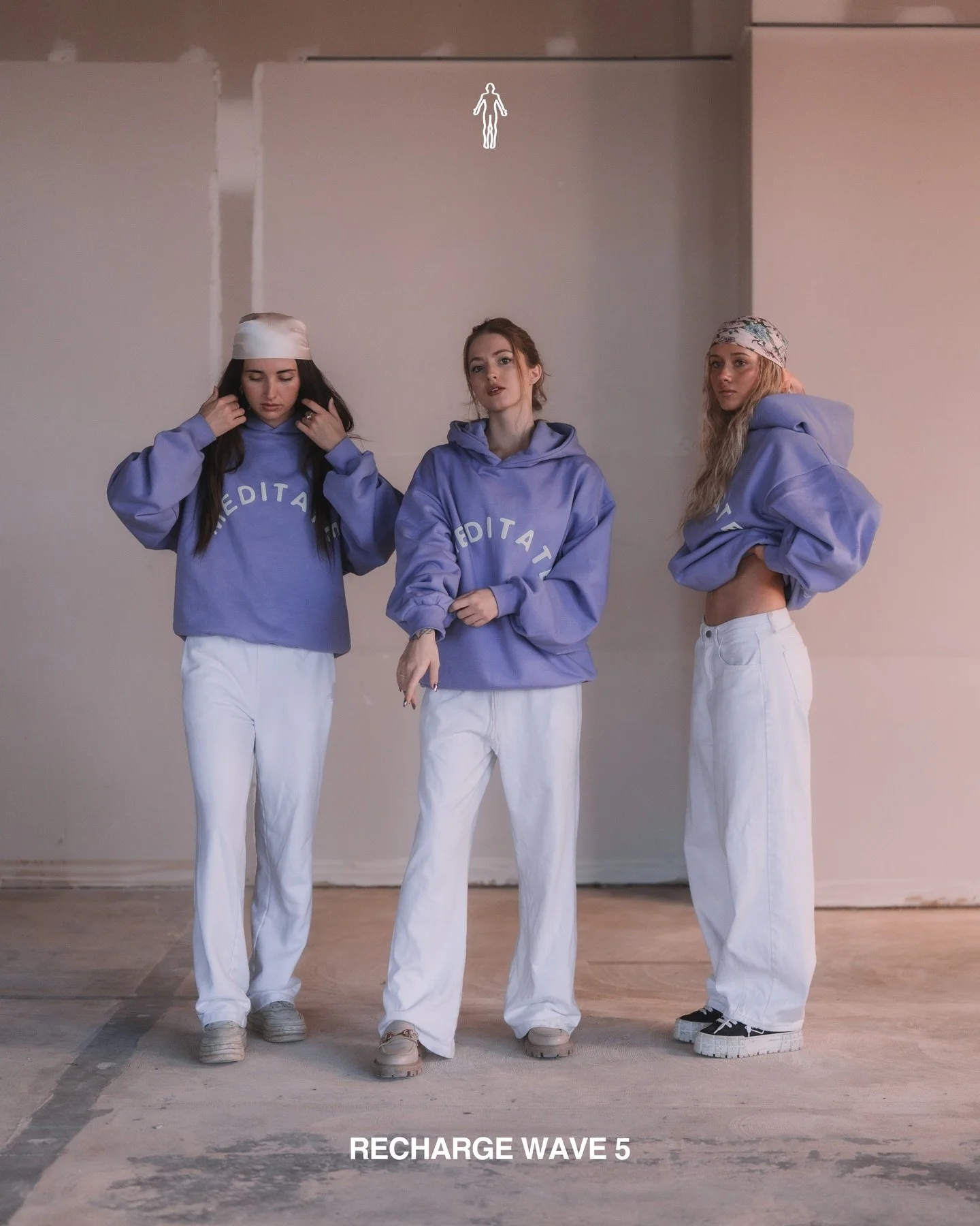 The Lavender Hoodie (sold out)

RECHARGE WAVE 5 ⚡️

#RECHARGE #WAVE5 #Yogastreetwear #yogamerchandise #yogaclothes #meditationclothes #ganesha #ganeshamantra #ganeshamerch #ganeshamerchandise