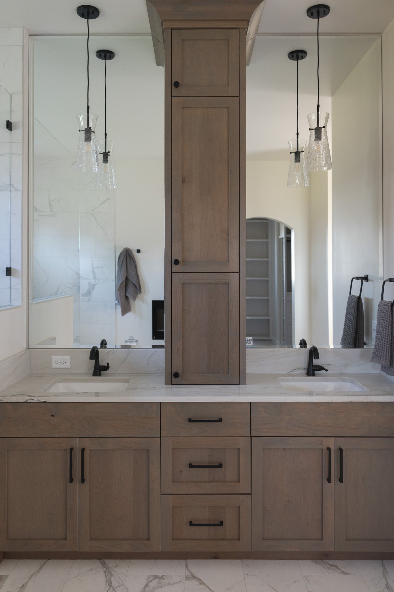 Primary Bsthroom.jpg