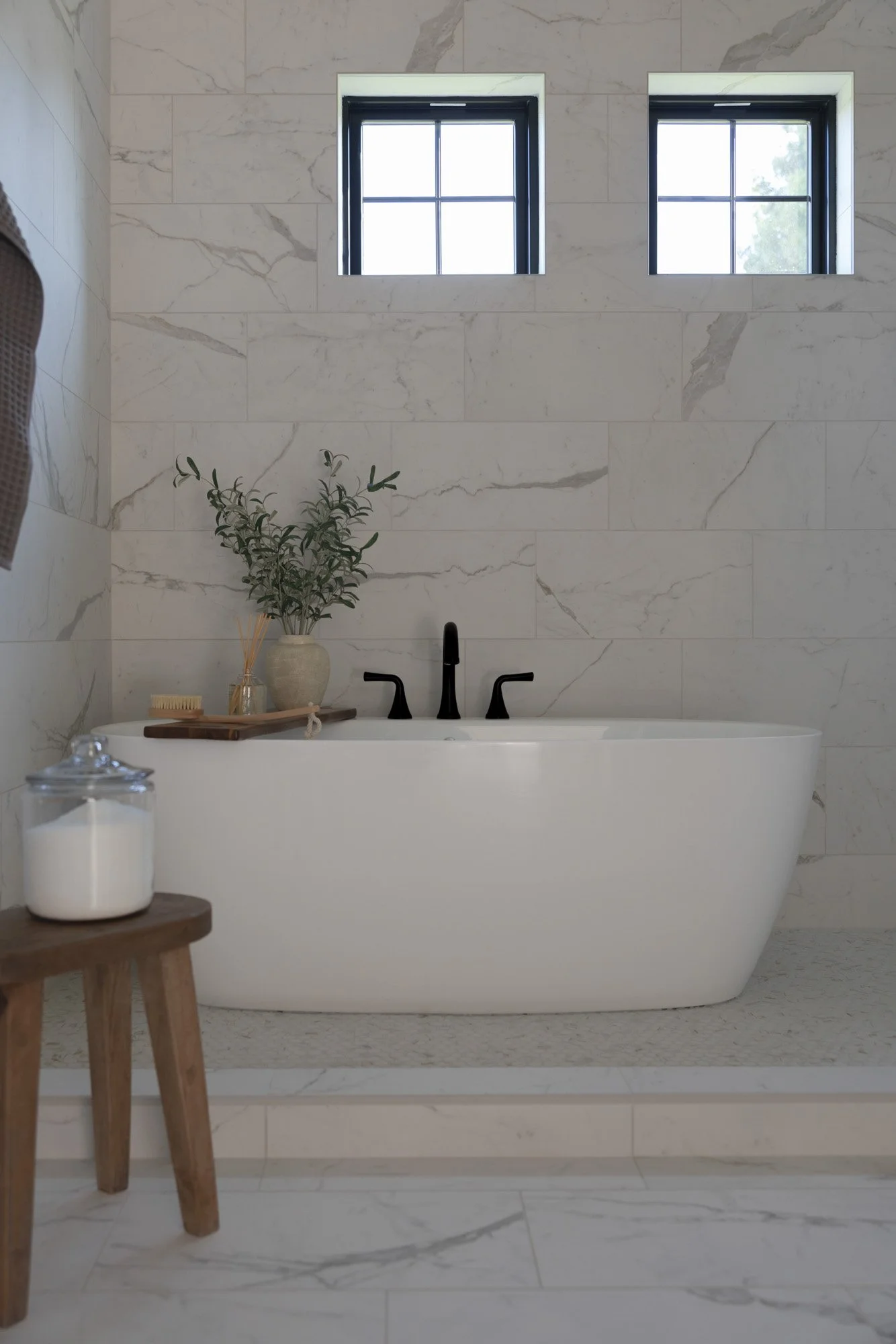 Primary Bsthroom-4.jpg